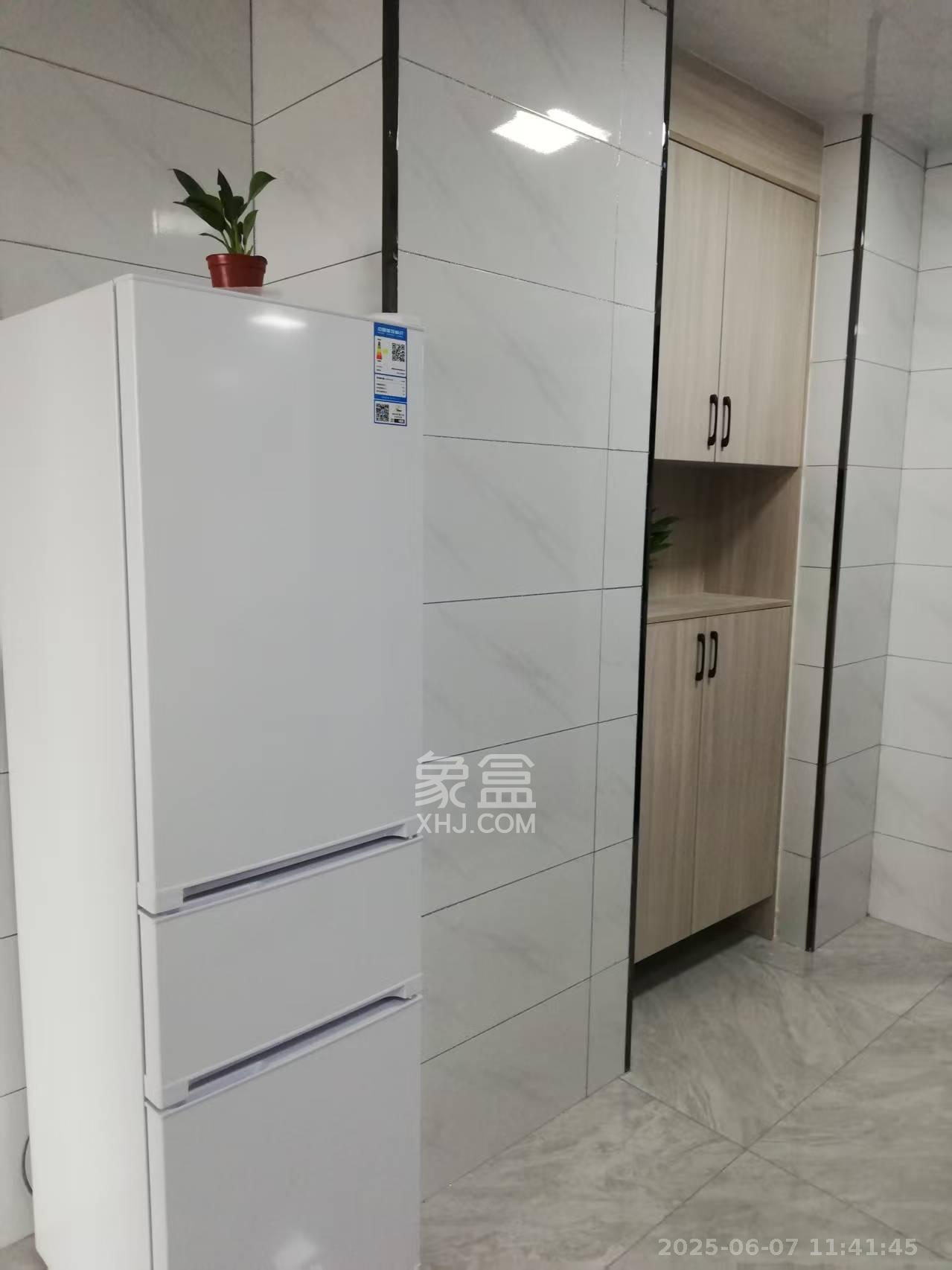 中南国际眼镜城（中伟商业中心）  1室1厅1卫   1400.00元/月室内图