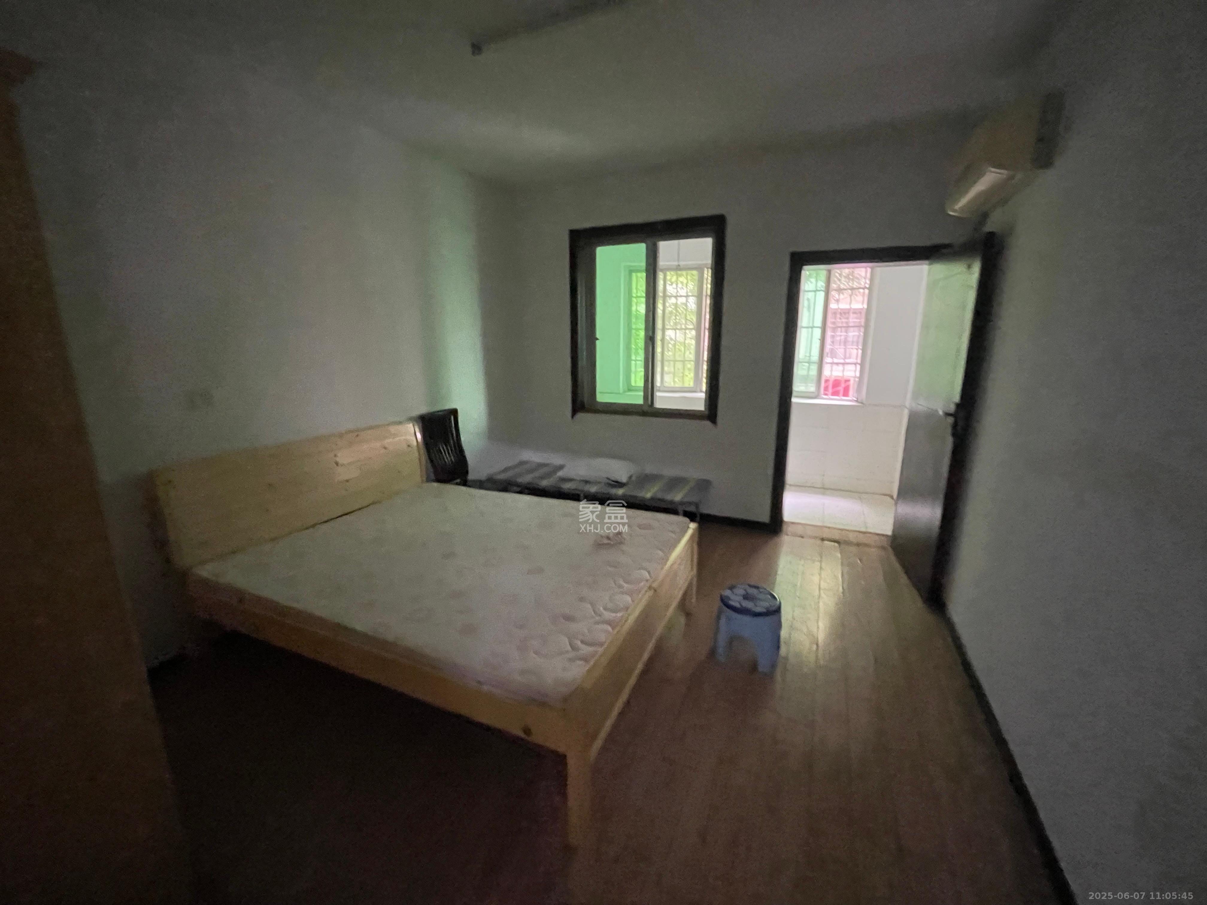 马王堆陶瓷建材新城 3室2厅1卫 2600.0元/月 马王堆陶瓷建材新城 3室2厅1卫 2600.0元/月室内图