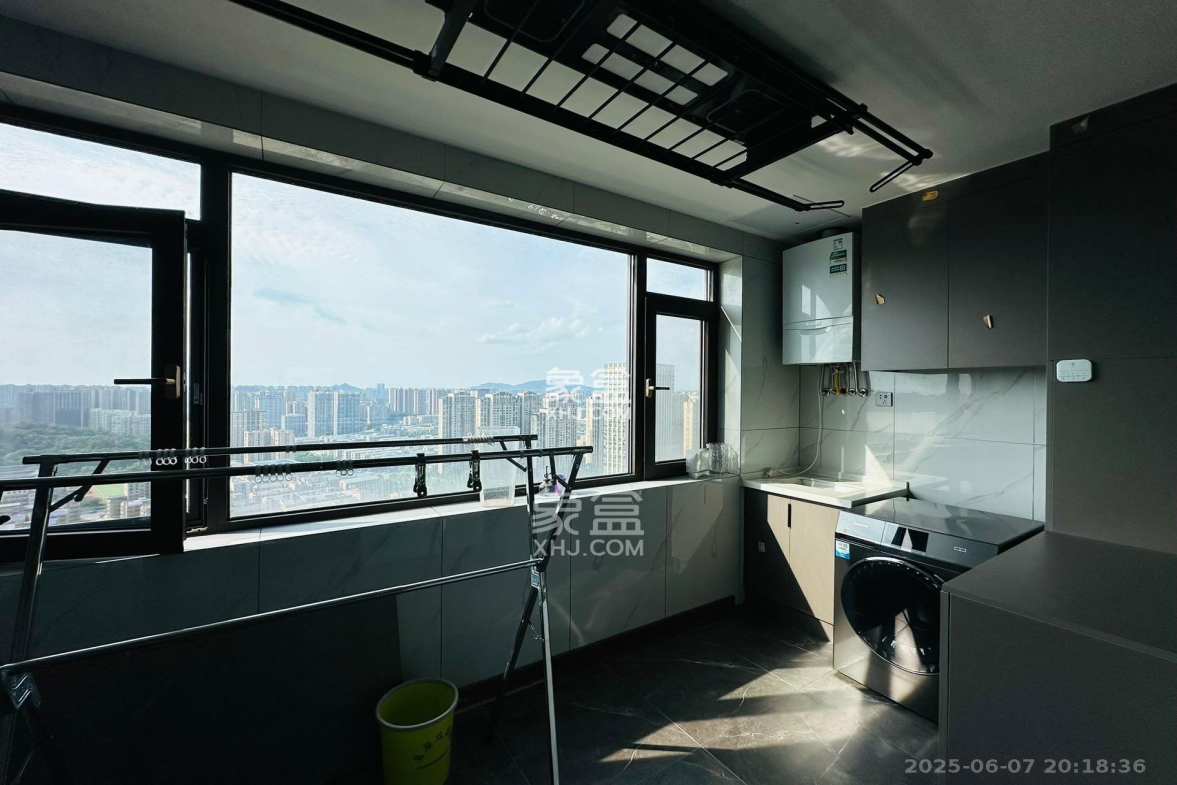 达美溪湖湾 5室2厅2卫 13000.0元/月 达美溪湖湾 5室2厅2卫 13000.0元/月室内图