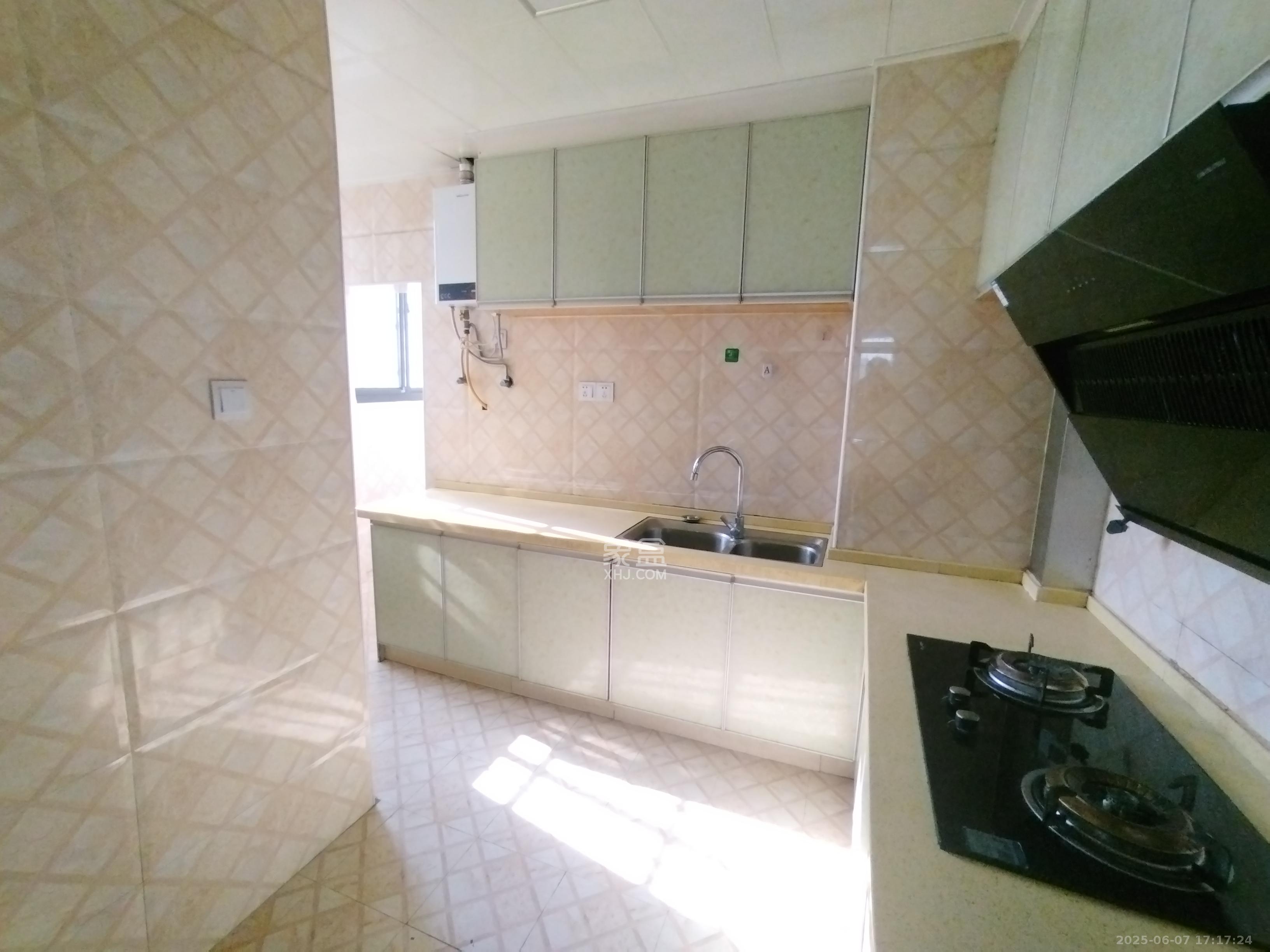 嘉顺苑 2室2厅1卫 2300.0元/月 嘉顺苑 2室2厅1卫 2300.0元/月室内图