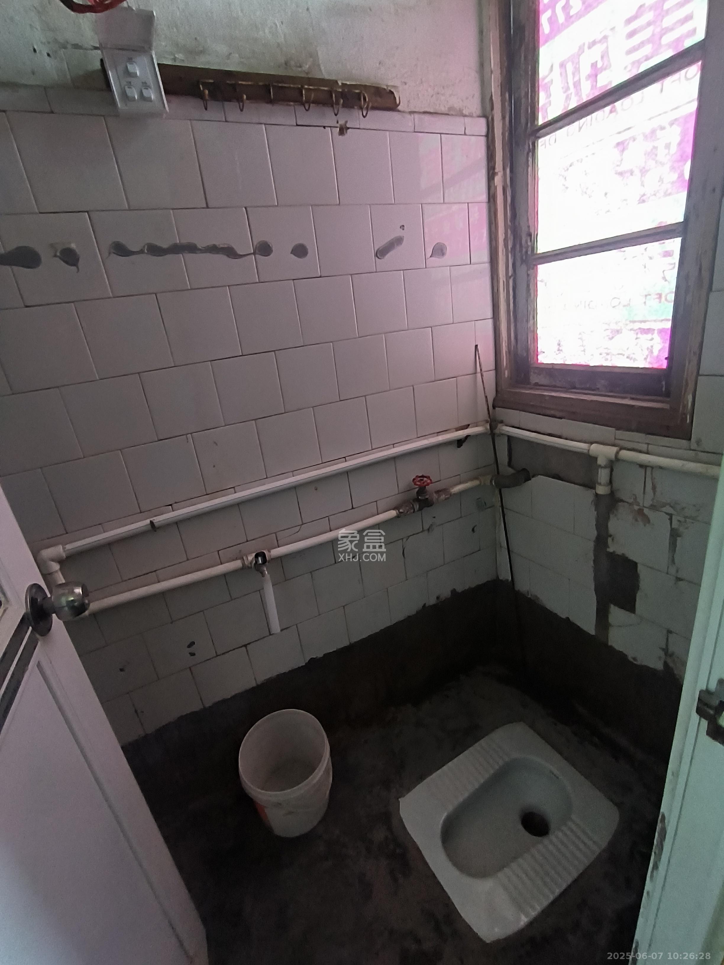 赤岗小区(一二三片) 3室1厅1卫 1300.0元/月 赤岗小区(一二三片) 3室1厅1卫 1300.0元/月室内图