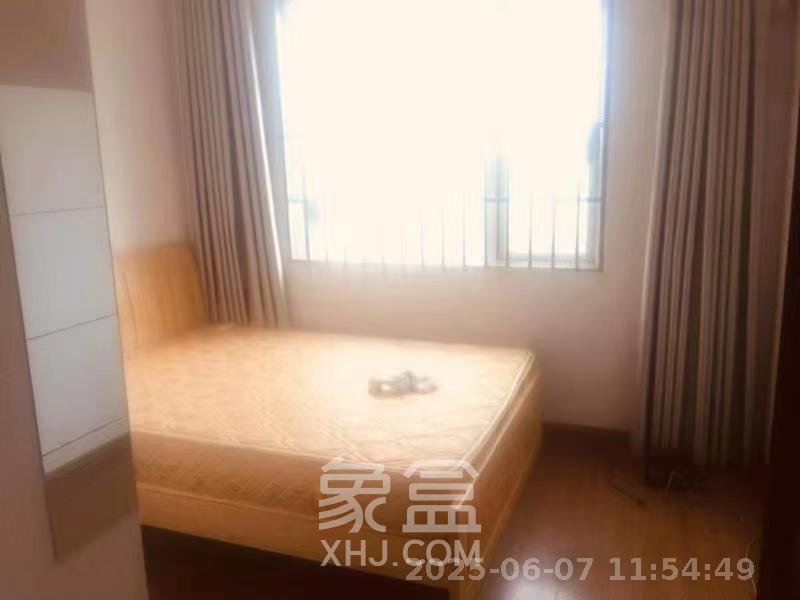 佛奥康桥水岸  3室2厅2卫   1500.00元/月室内图