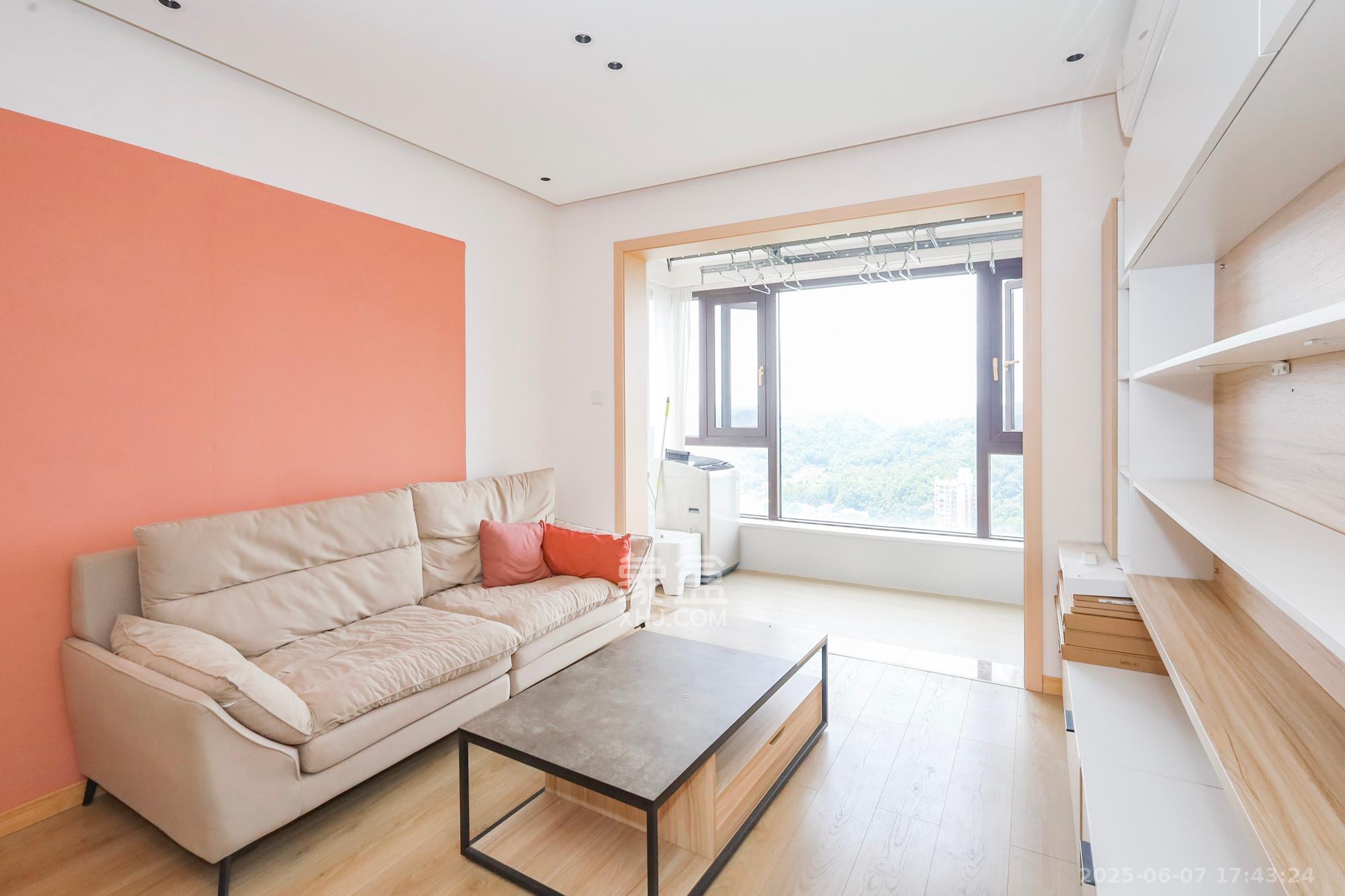 谷山庭院二期 3室2厅1卫 65.0万 谷山庭院二期 3室2厅1卫 65.0万客厅