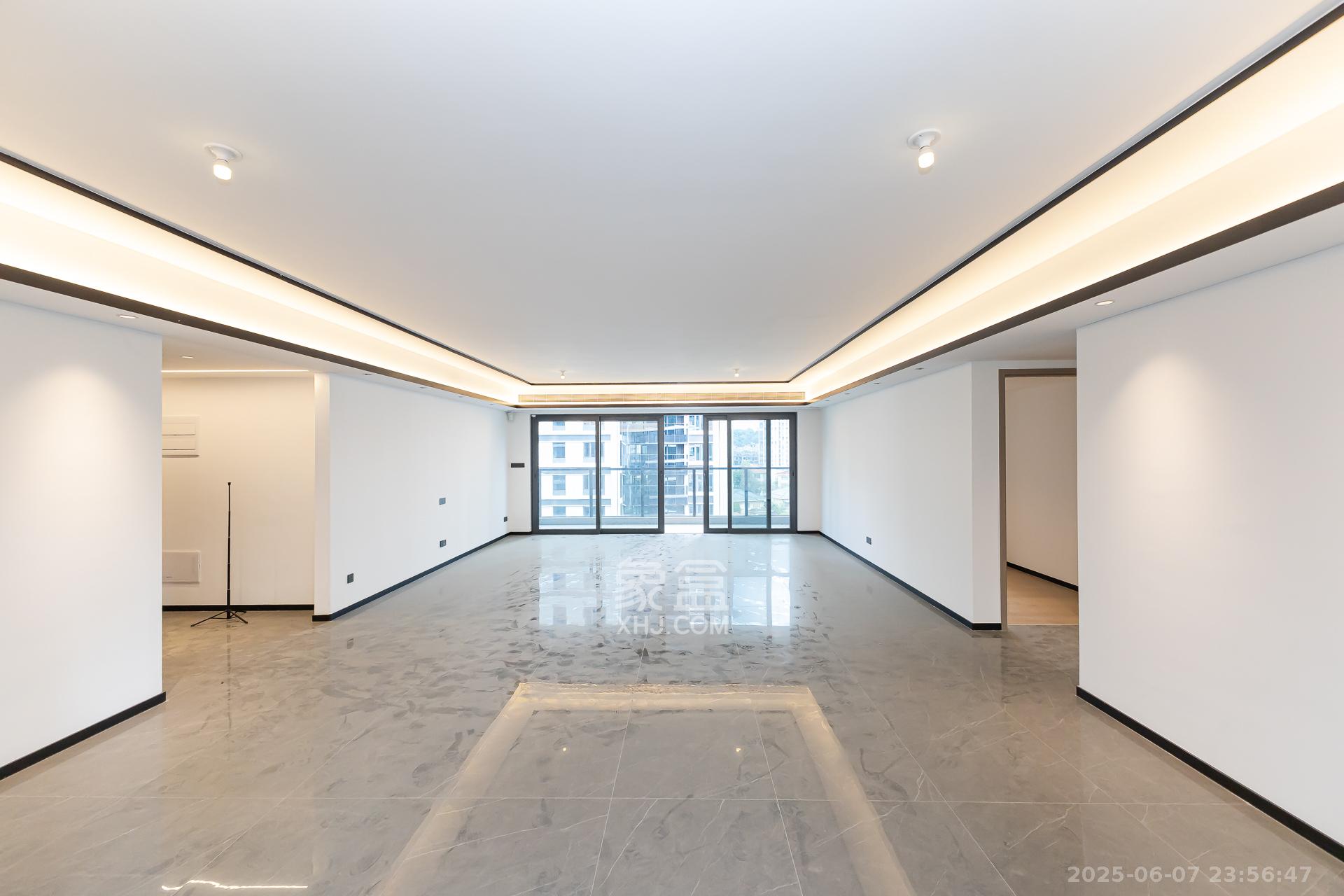 时代倾城汀蓝(时代倾城六期)  5室2厅3卫    300.0万 时代倾城汀蓝(时代倾城六期)  5室2厅3卫    300.0万