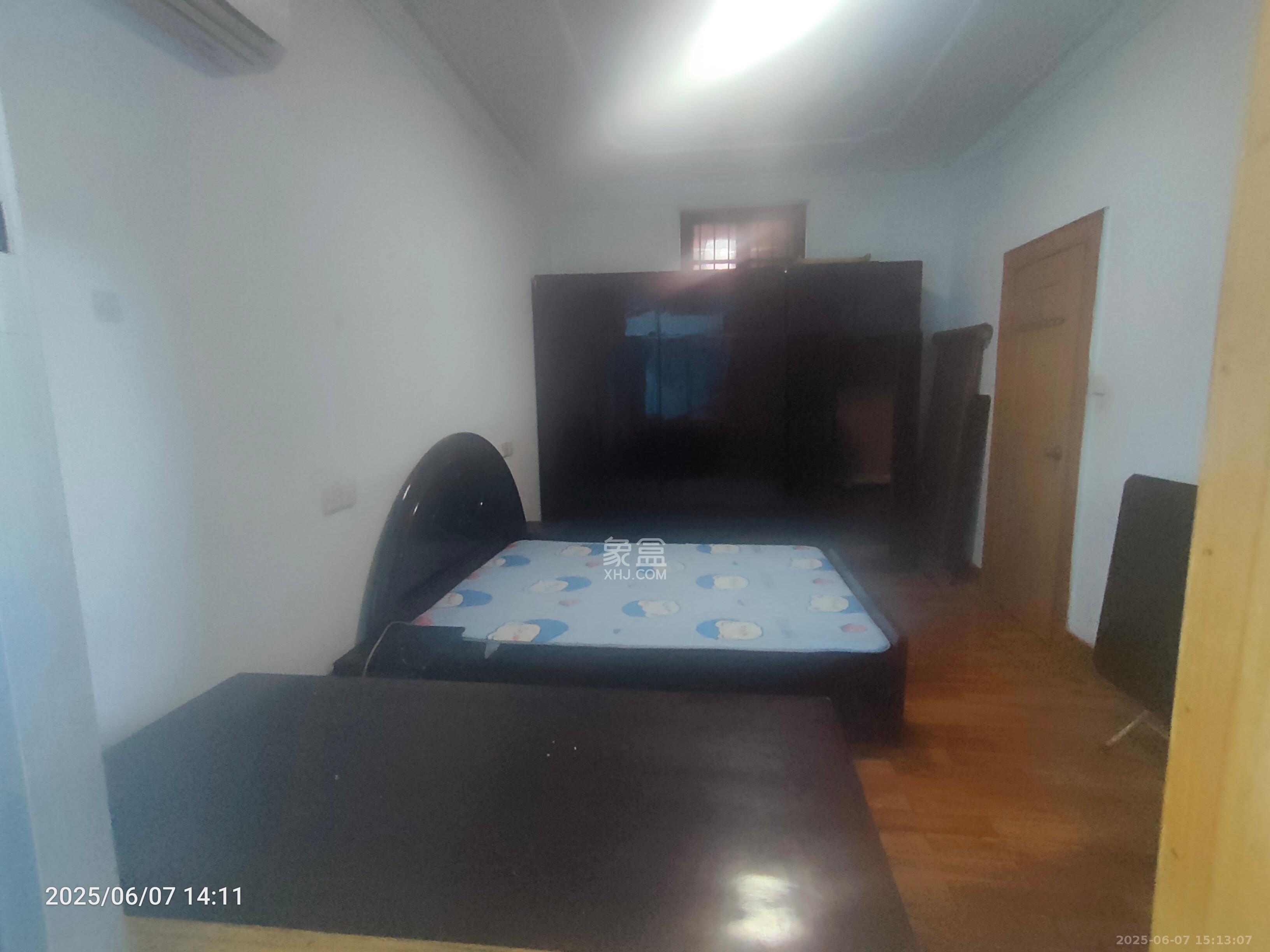 汽贸大厦 2室1厅1卫 2000.0元/月 汽贸大厦 2室1厅1卫 2000.0元/月室内图