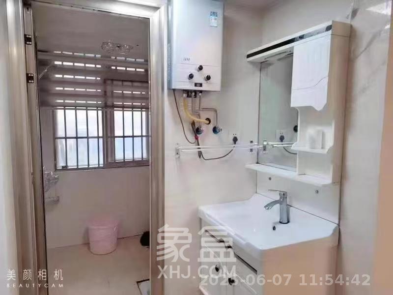 佛奥康桥水岸  3室2厅2卫   1500.00元/月室内图