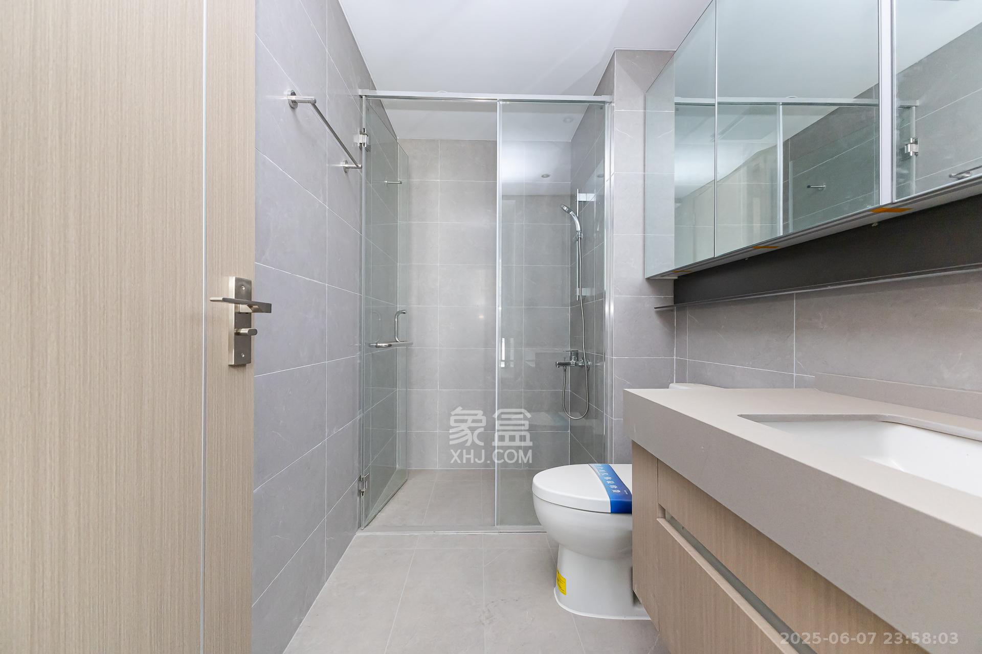 时代倾城汀蓝(时代倾城六期)  5室2厅3卫    300.0万 时代倾城汀蓝(时代倾城六期)  5室2厅3卫    300.0万卫生间