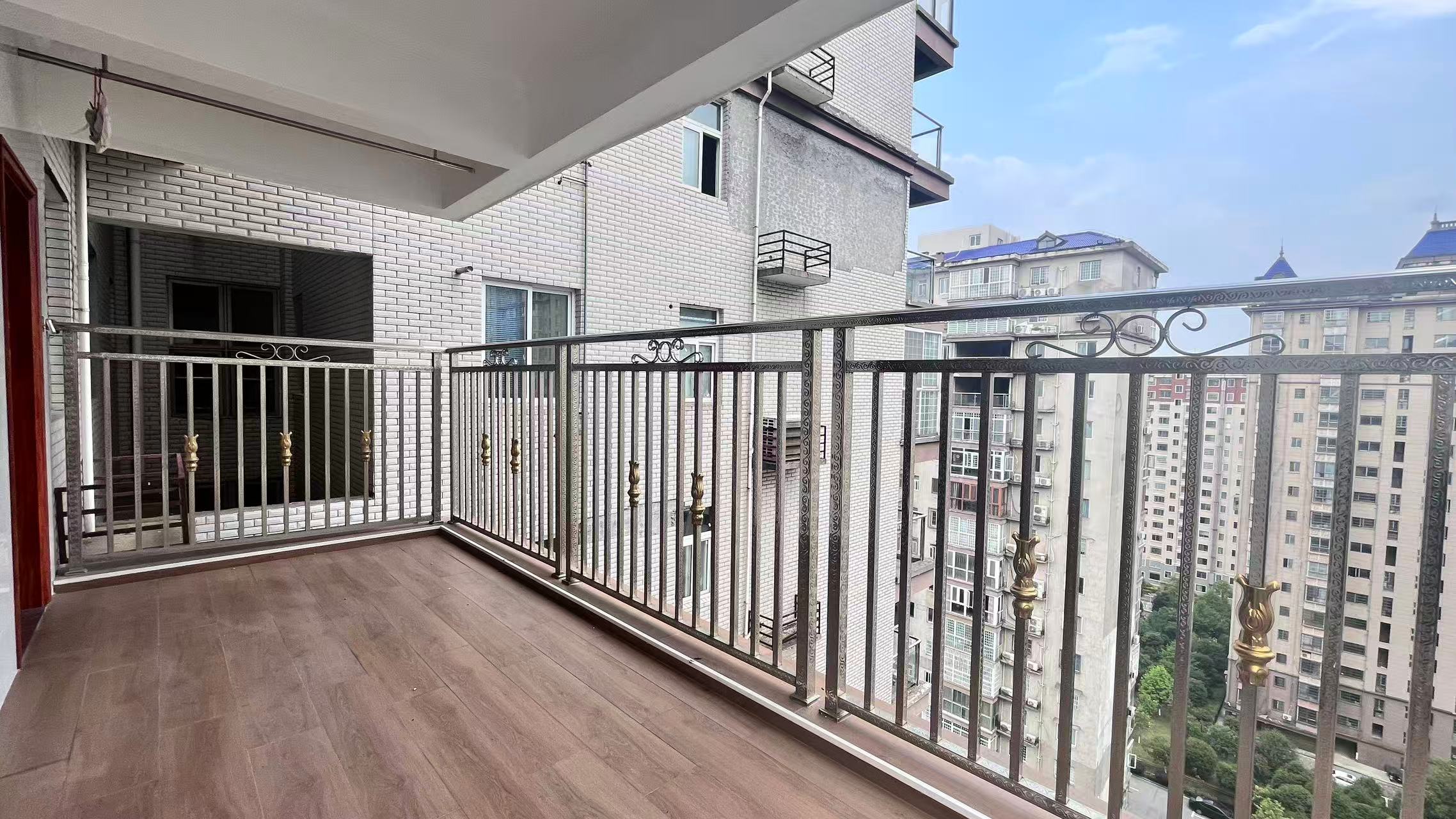 大学康城 4室2厅2卫 1700.0元/月 大学康城 4室2厅2卫 1700.0元/月室内图