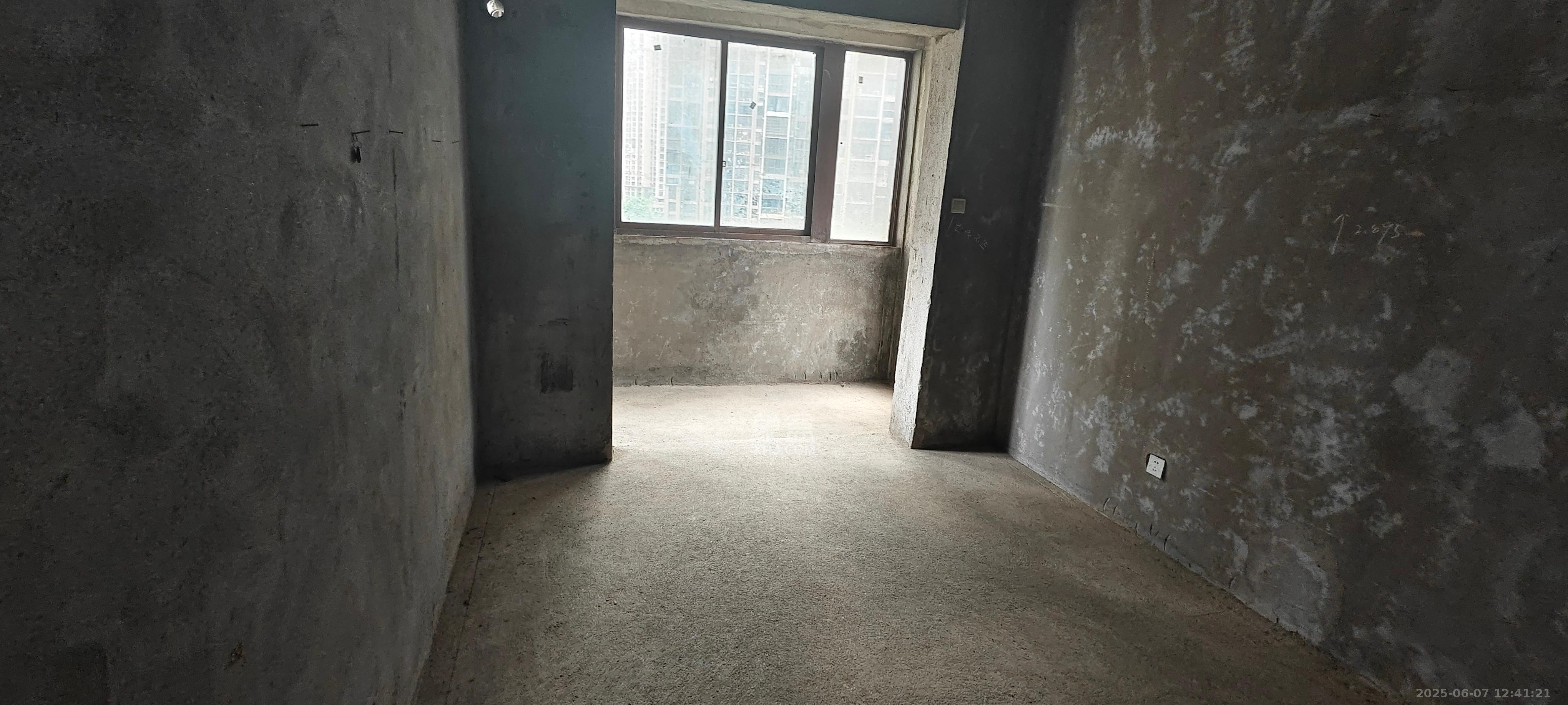 星月绿洲  4室1厅2卫    1600.0元/月室内图