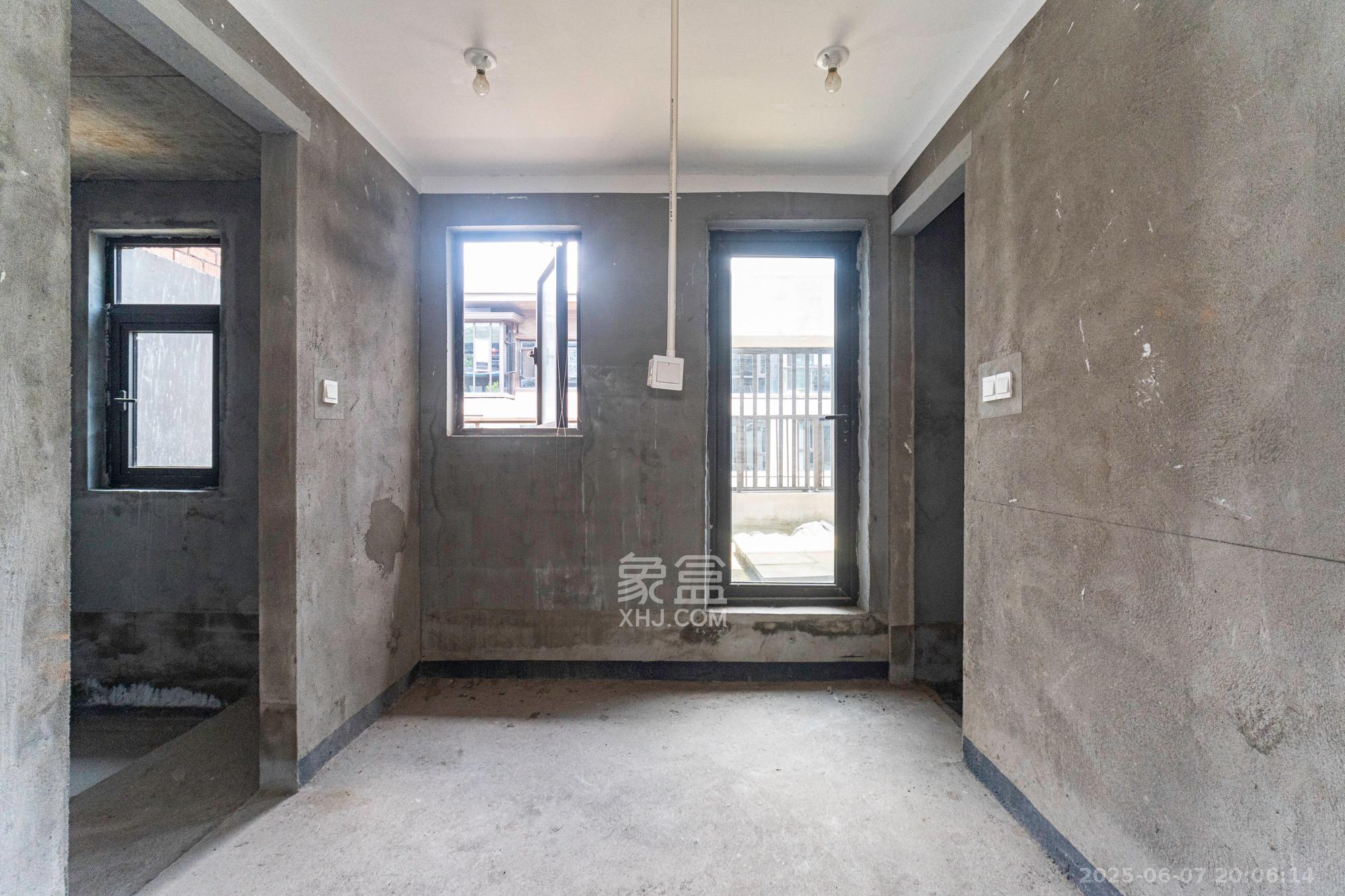 中交建发松雅院 5室4厅3卫 328.0万 中交建发松雅院 5室4厅3卫 328.0万其他