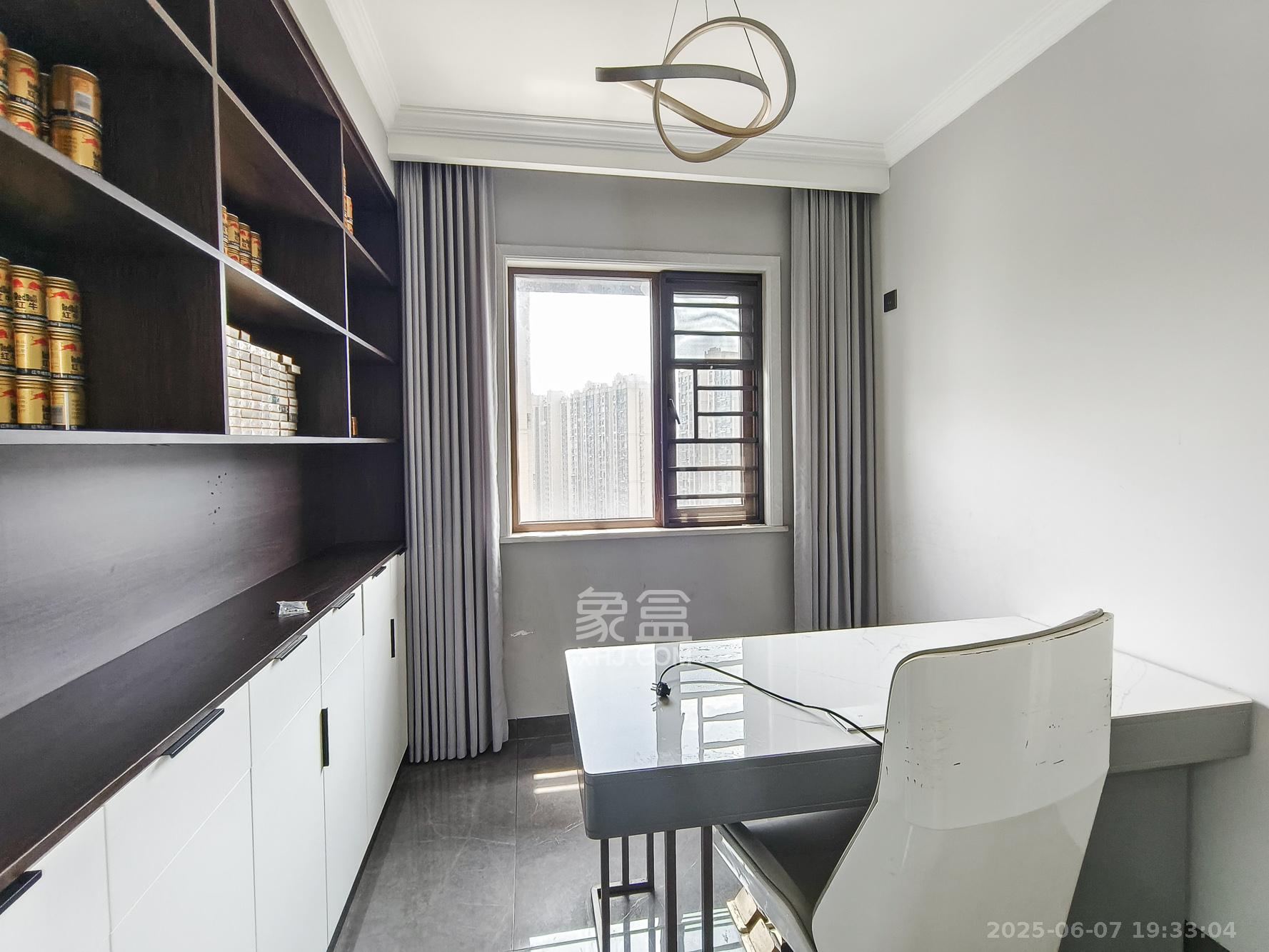 碧桂园翘楚棠  4室2厅2卫    138.0万卧室