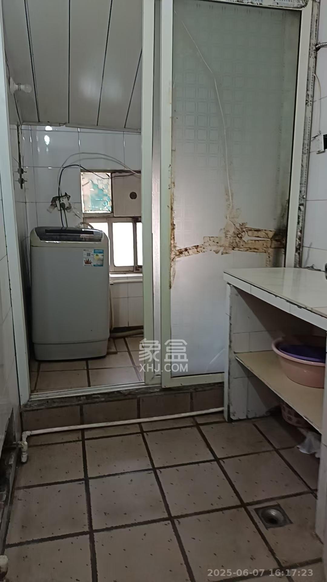 高桥火焰市场 1室0厅0卫 1000.0元/月 高桥火焰市场 1室0厅0卫 1000.0元/月室内图