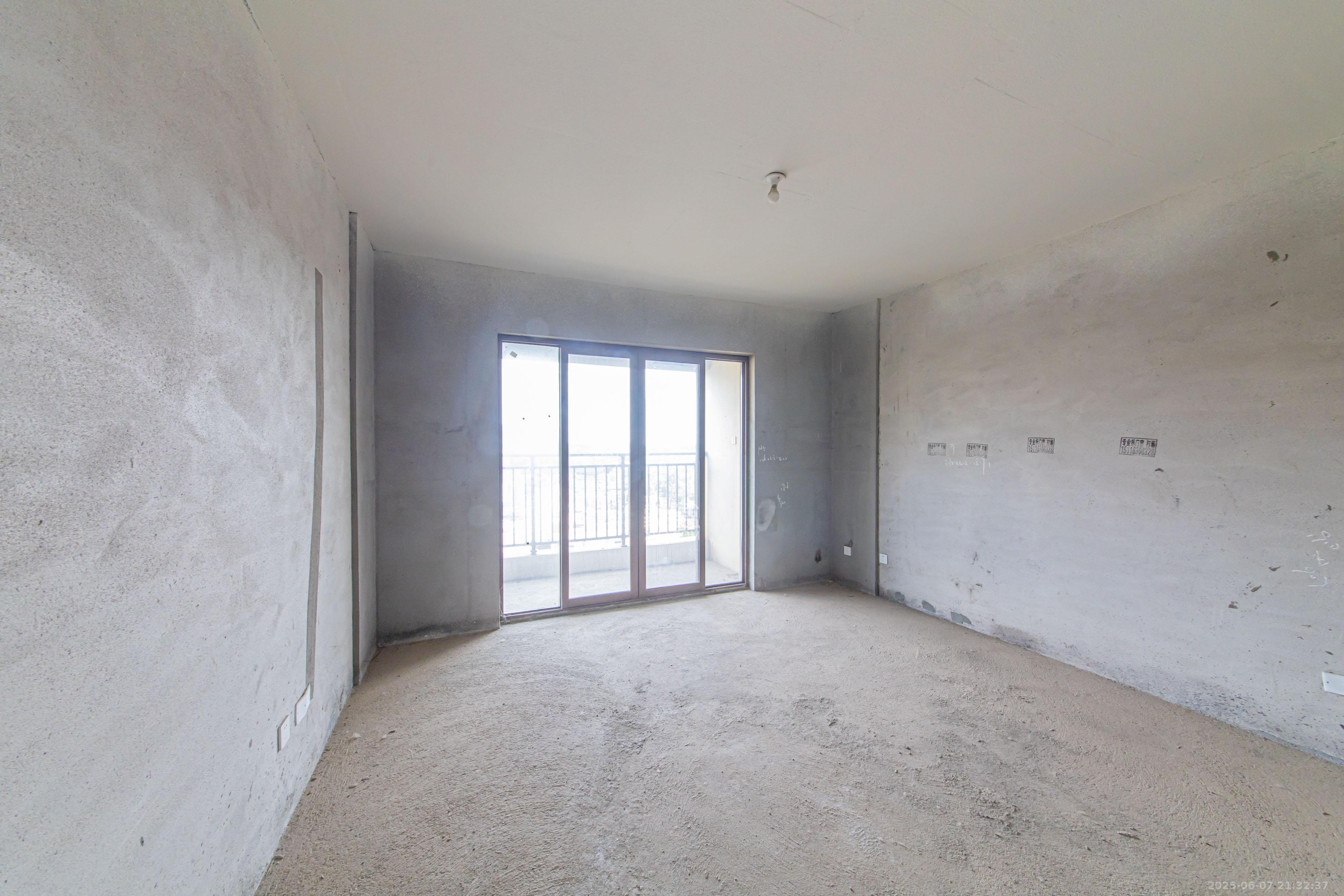 大唐印象二期御府 4室2厅2卫 155.0万 大唐印象二期御府 4室2厅2卫 155.0万客厅