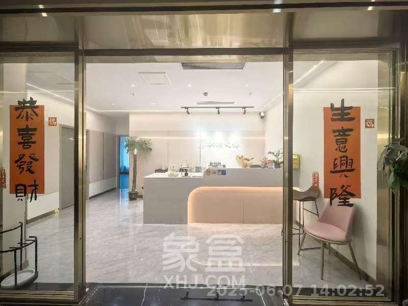 世茂铂曼  3室1厅1卫    12600.0元/月