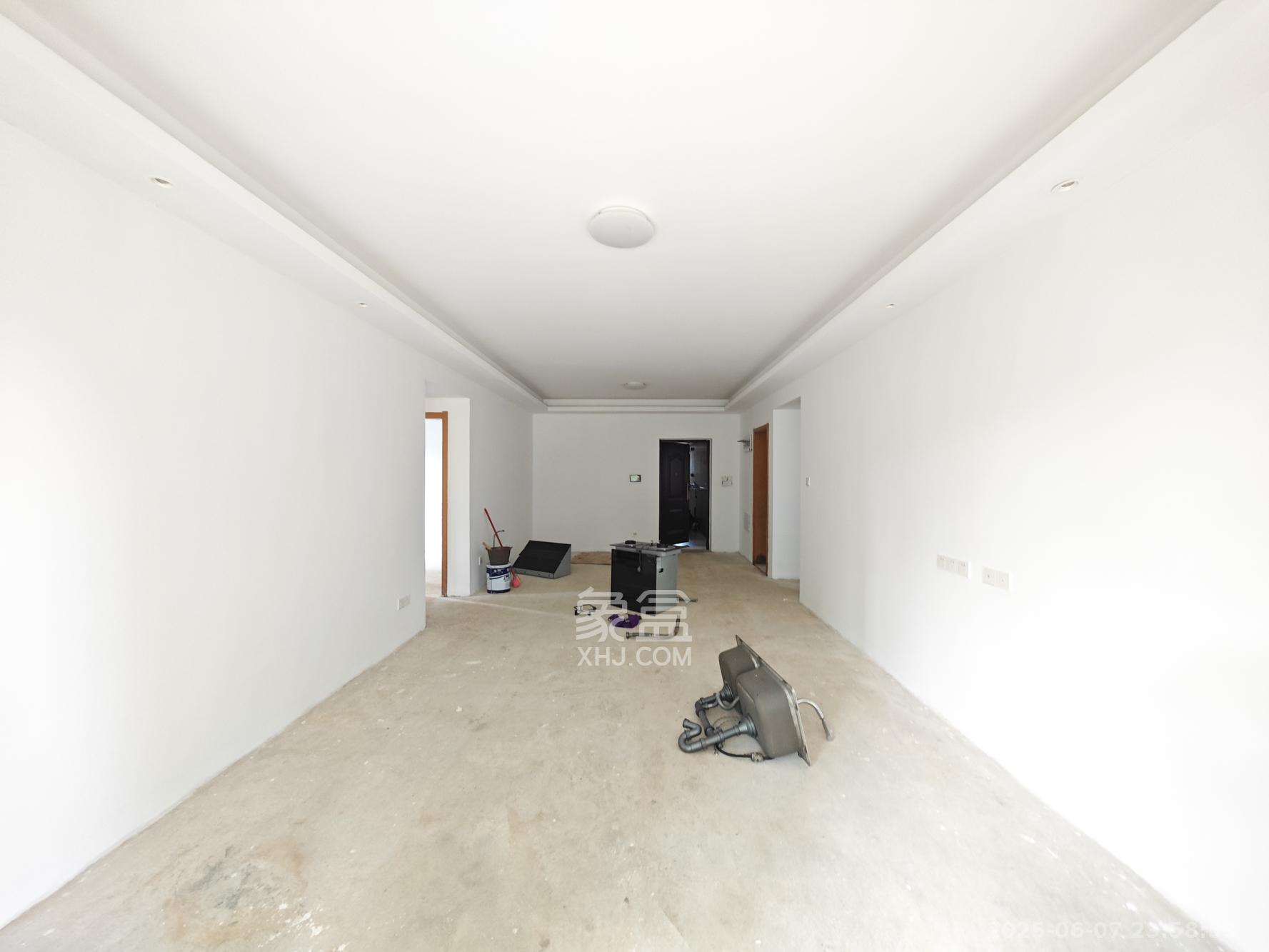 中建嘉和城凤凰台（中建瑞兴家园）  3室2厅2卫   85.00万客厅