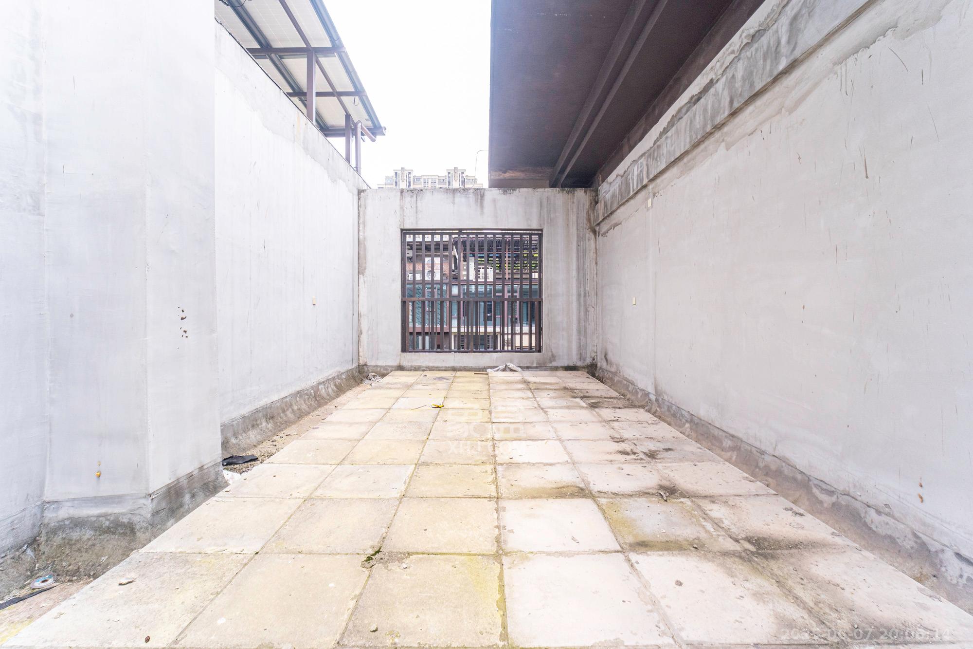 中交建发松雅院 5室4厅3卫 328.0万 中交建发松雅院 5室4厅3卫 328.0万其他