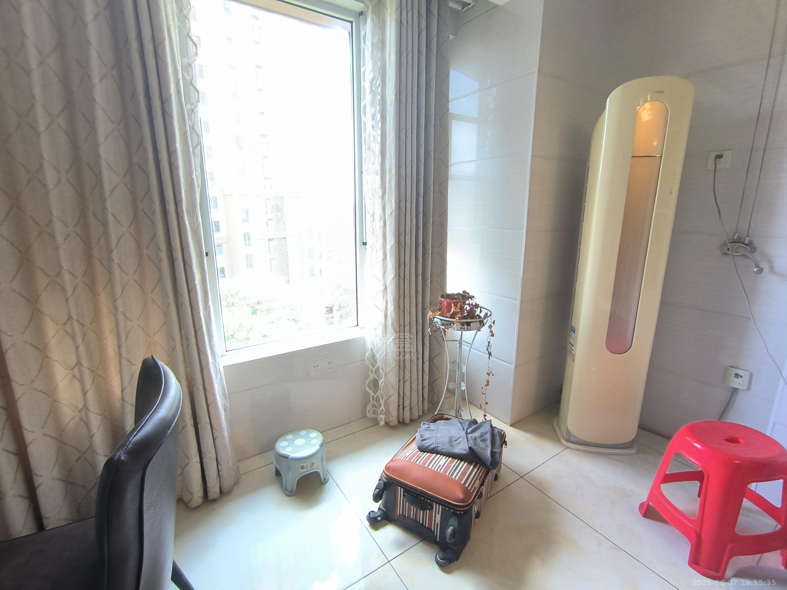 佳兆业金域天下三期 3室2厅1卫 2000.0元/月 佳兆业金域天下三期 3室2厅1卫 2000.0元/月室内图