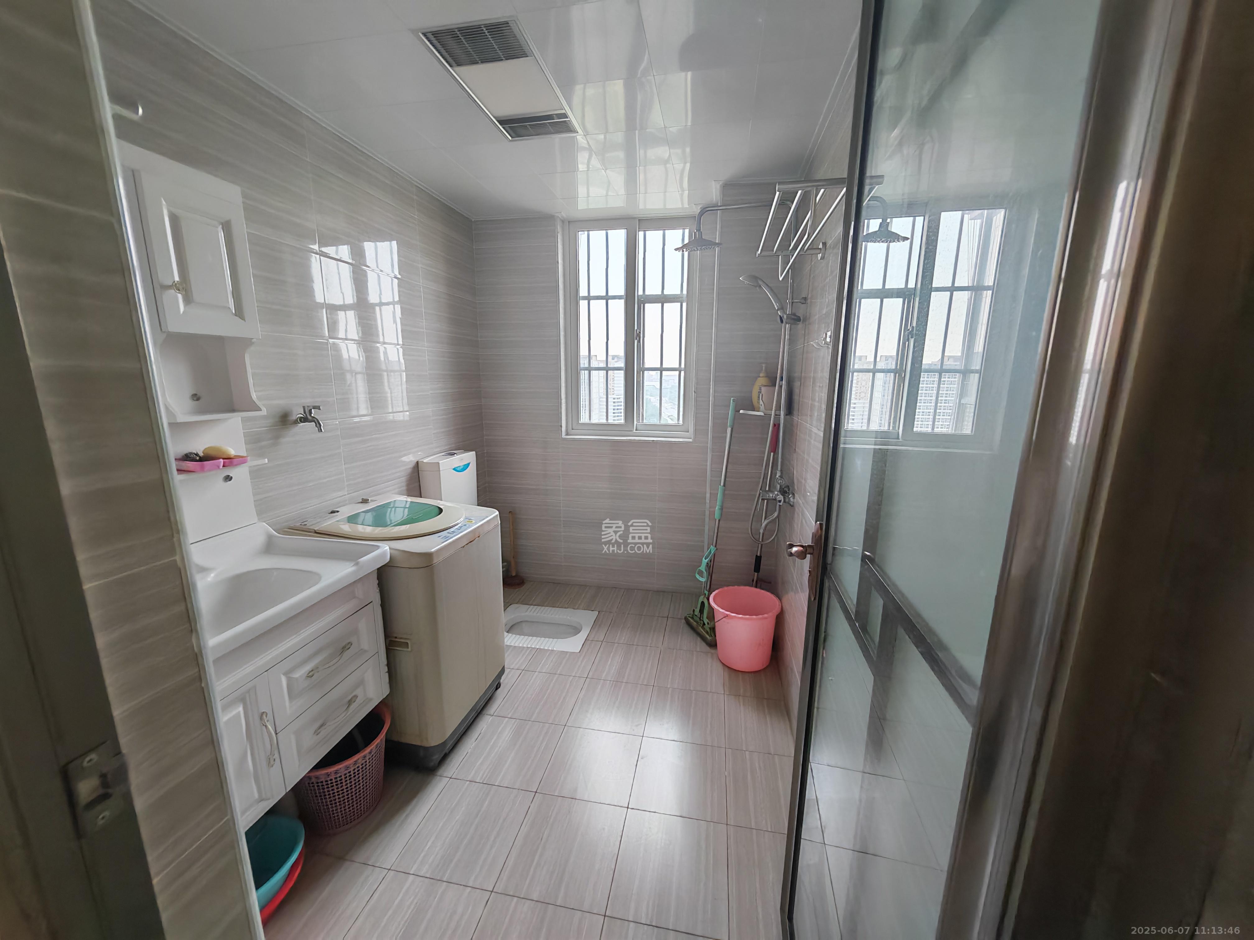 丰园城(鄱阳小区二期) 2室1厅1卫 2200.0元/月 丰园城(鄱阳小区二期) 2室1厅1卫 2200.0元/月室内图