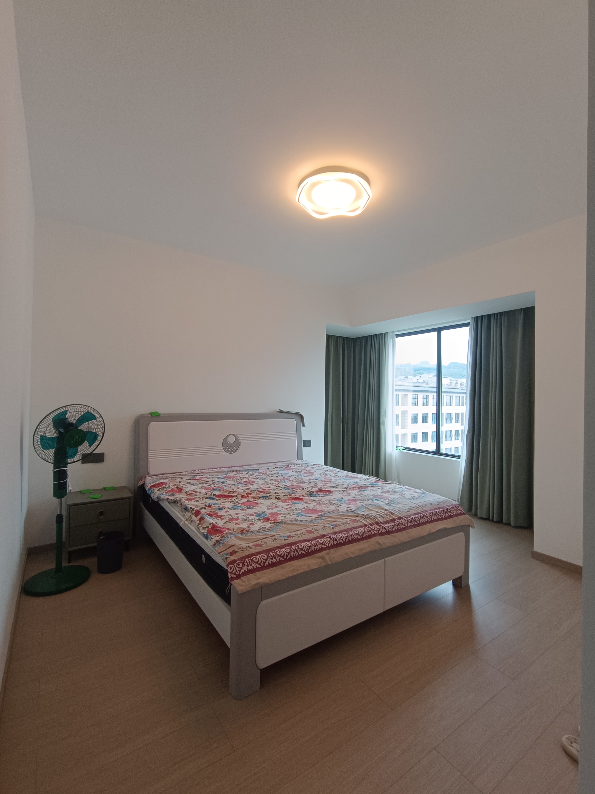 唯独逸臣公园 3室2厅1卫 1600.0元/月 唯独逸臣公园 3室2厅1卫 1600.0元/月室内图