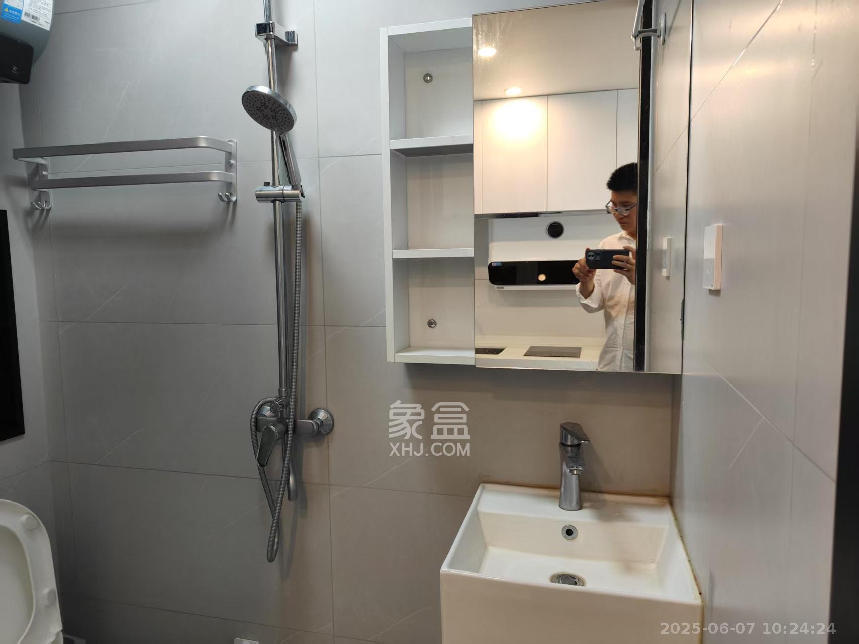 保利天禧EF区  1室1厅1卫    2100.0元/月 保利天禧EF区  1室1厅1卫    2100.0元/月室内图