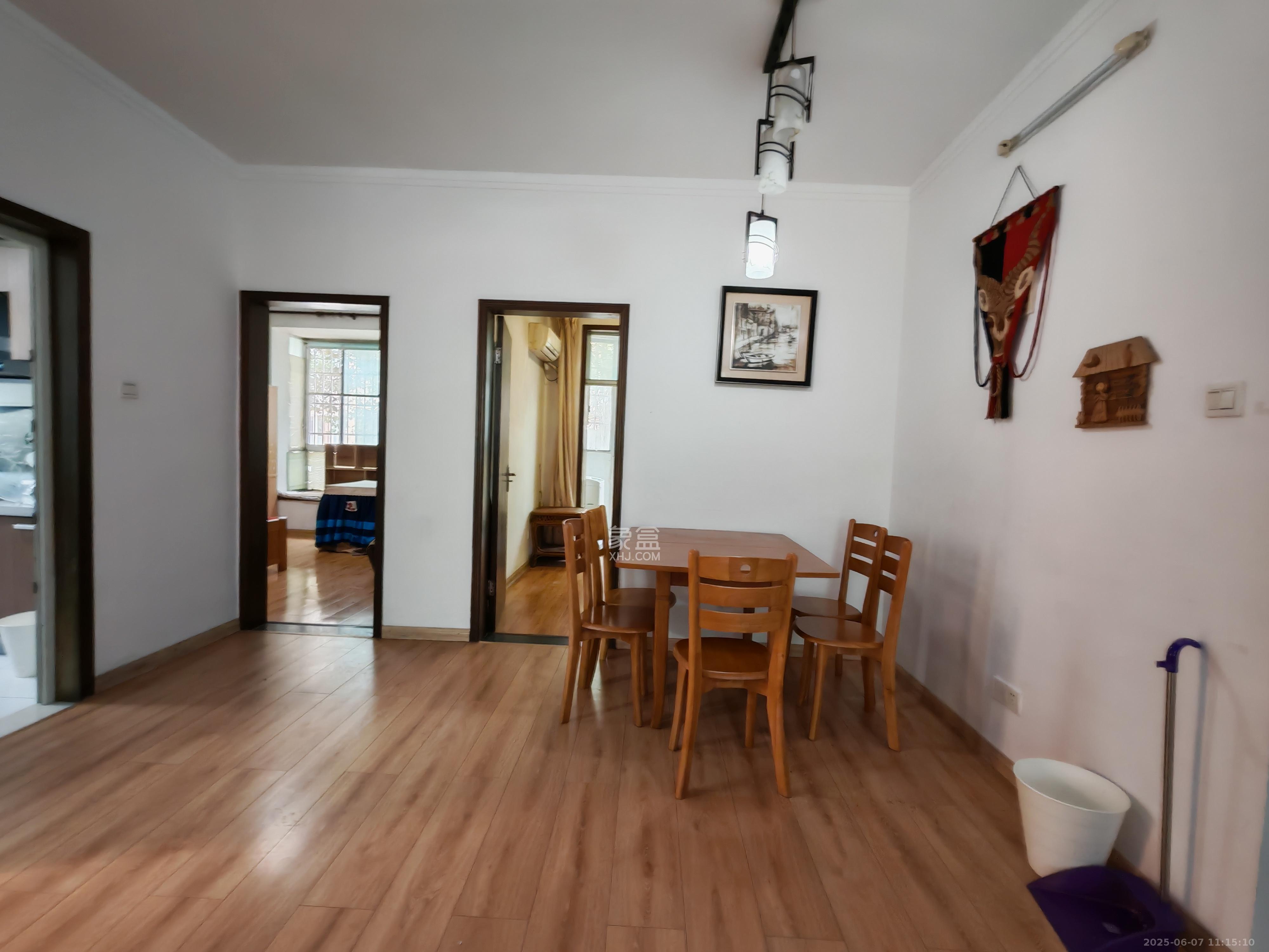 枫华府第 3室2厅1卫 1800.0元/月 枫华府第 3室2厅1卫 1800.0元/月室内图