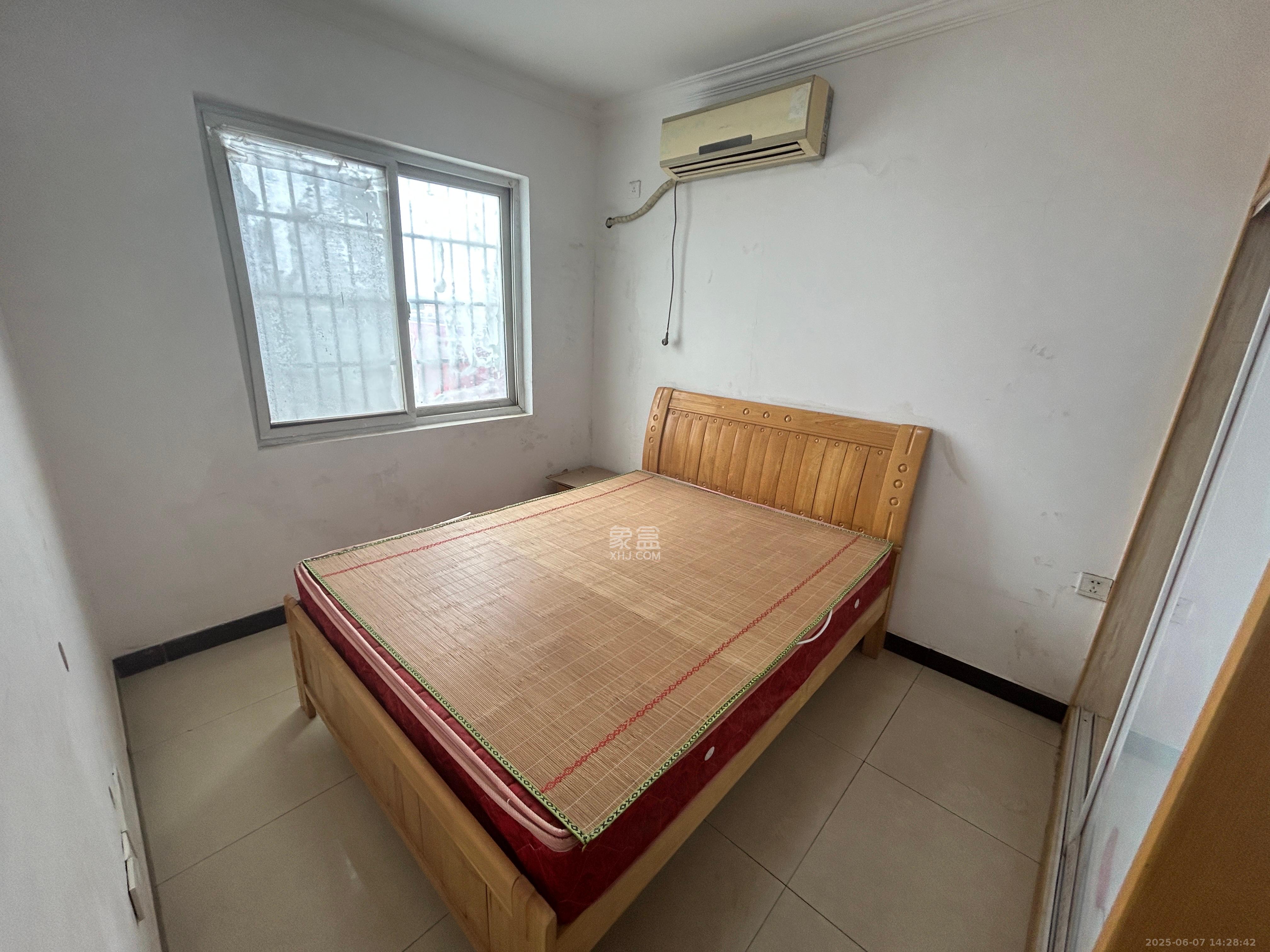 三城花苑(一,二,三期) 2室2厅1卫 1000.0元/月 三城花苑(一,二,三期) 2室2厅1卫 1000.0元/月室内图