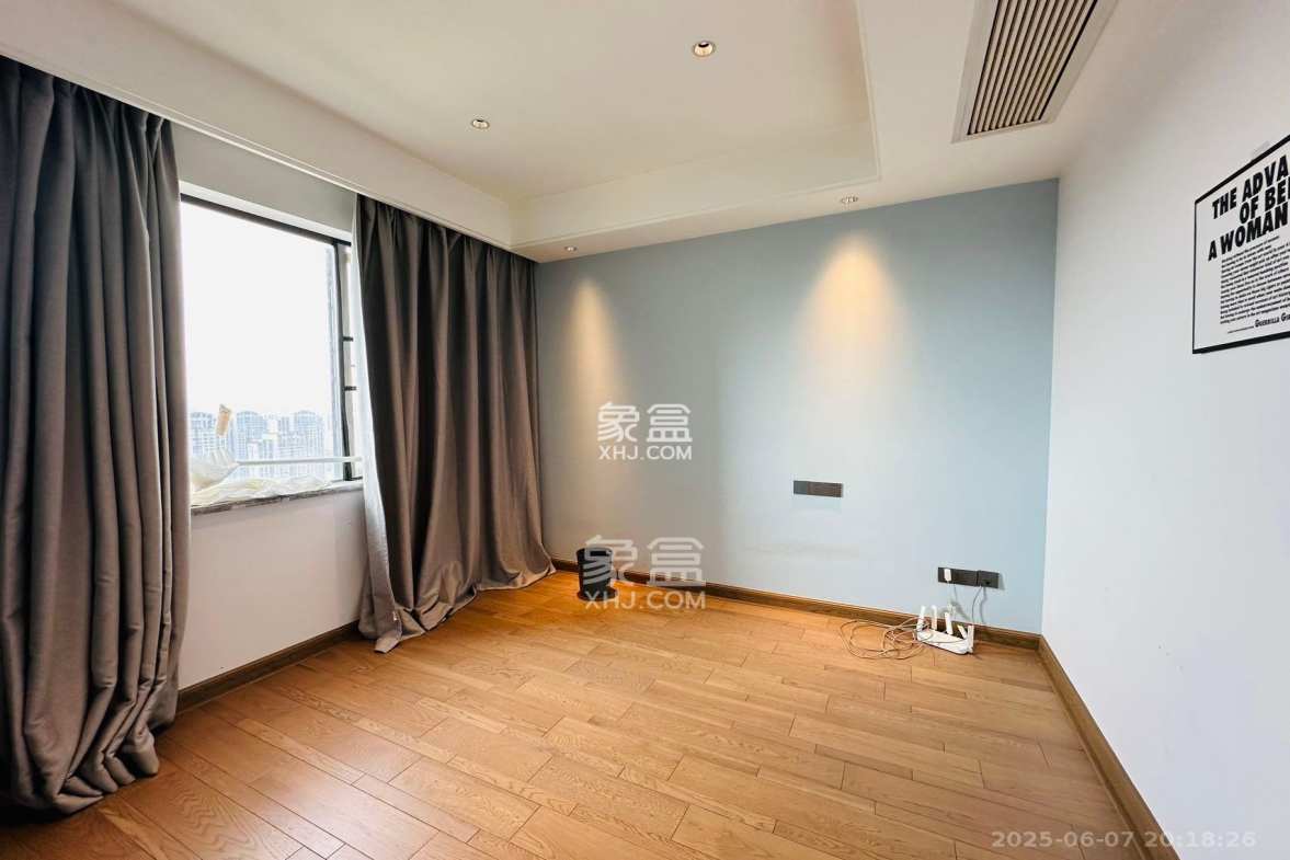 达美溪湖湾 5室2厅2卫 13000.0元/月 达美溪湖湾 5室2厅2卫 13000.0元/月室内图