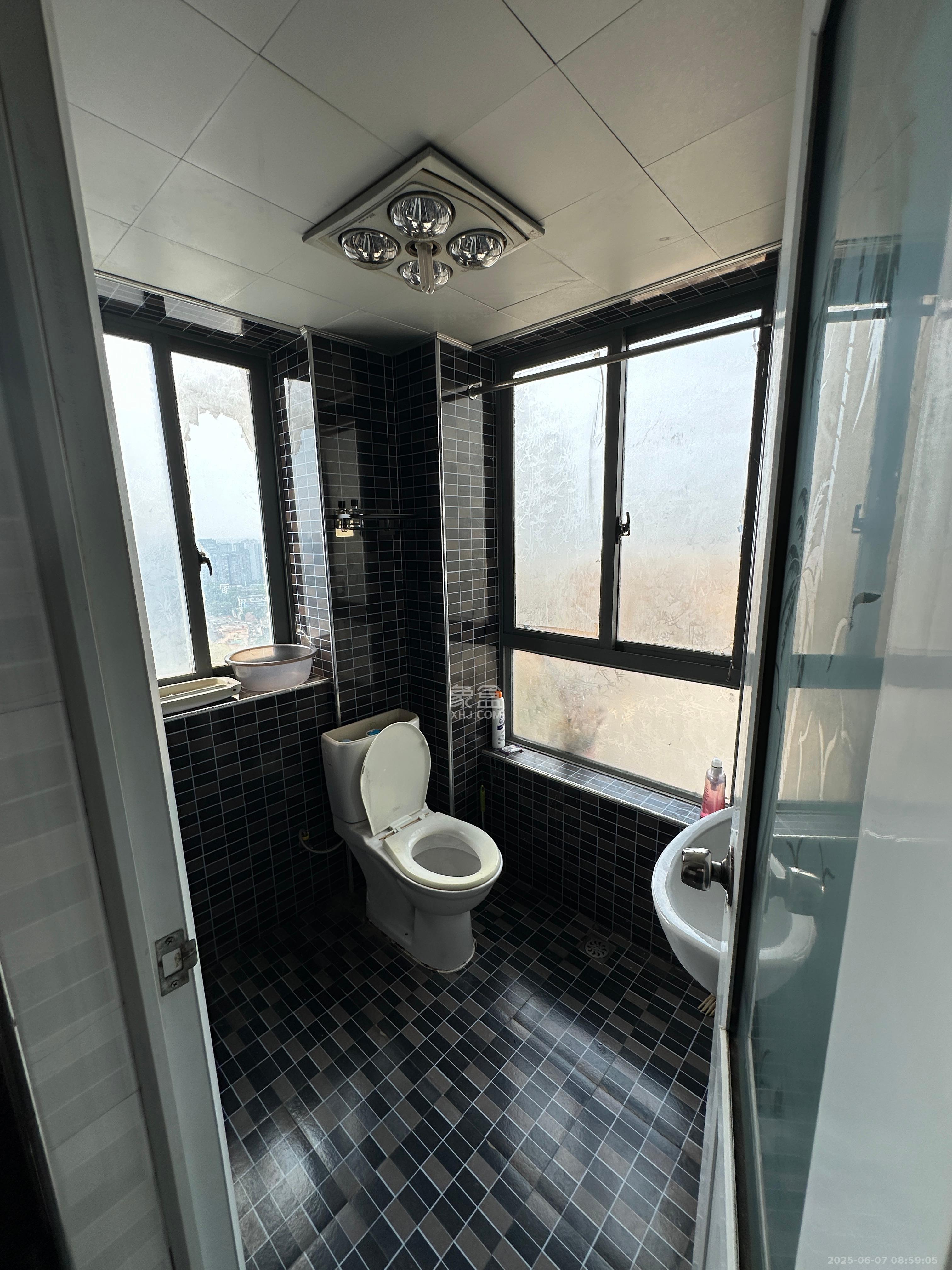 上海城小区  1室1厅1卫    1500.0元/月 上海城小区  1室1厅1卫    1500.0元/月室内图