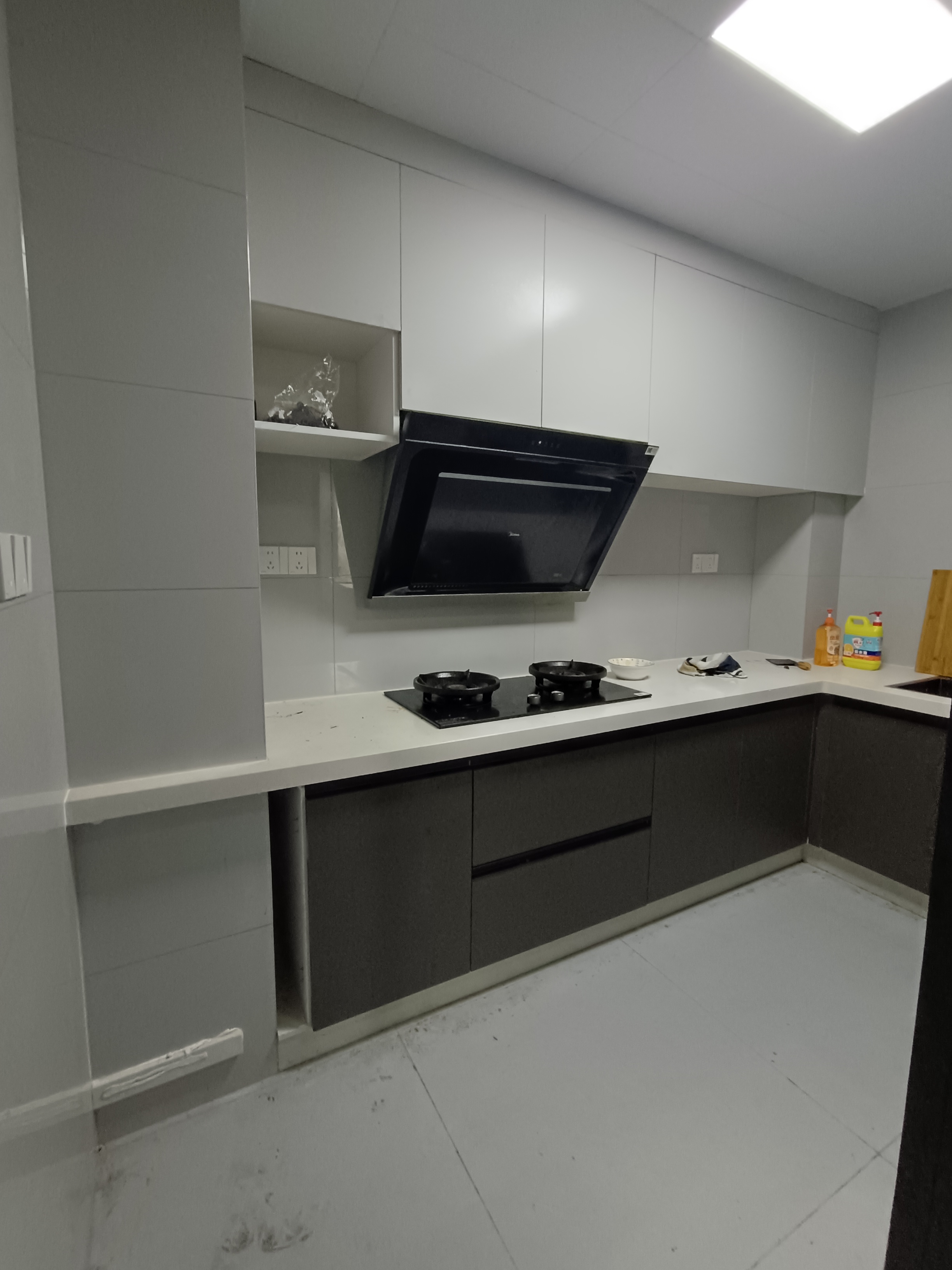 荣盛花语书苑 4室2厅2卫 2500.0元/月 荣盛花语书苑 4室2厅2卫 2500.0元/月室内图