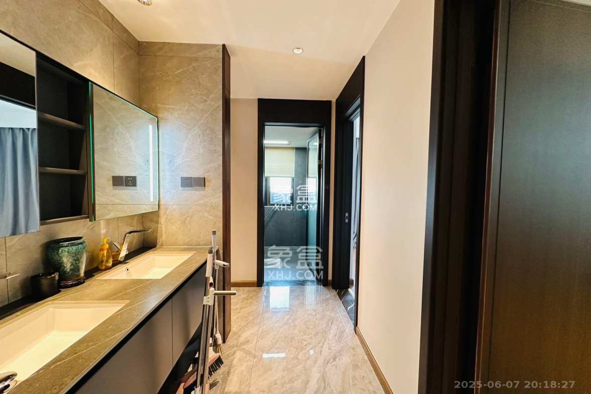 达美溪湖湾 5室2厅2卫 13000.0元/月 达美溪湖湾 5室2厅2卫 13000.0元/月室内图