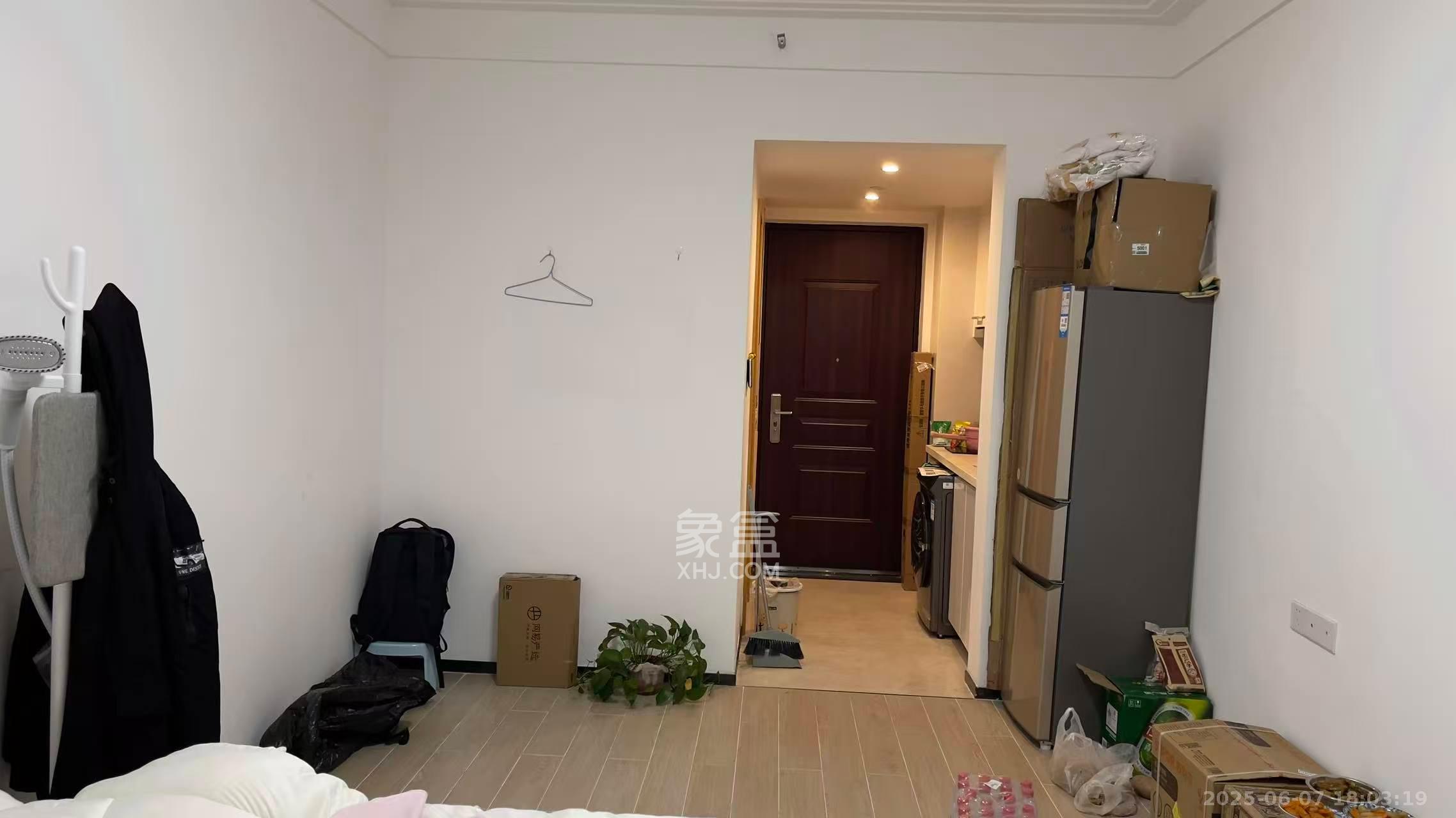 中海国际二期  1室1厅1卫    1200.0元/月 中海国际二期  1室1厅1卫    1200.0元/月