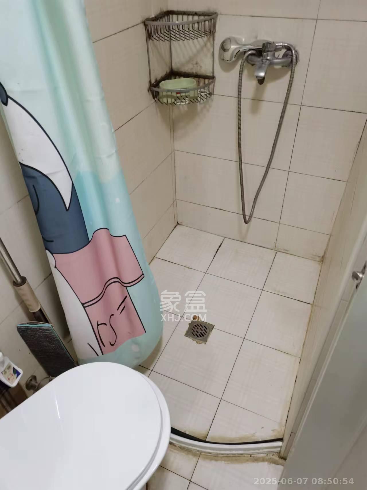 泰时三湘金地  2室1厅1卫   1200.00元/月室内图