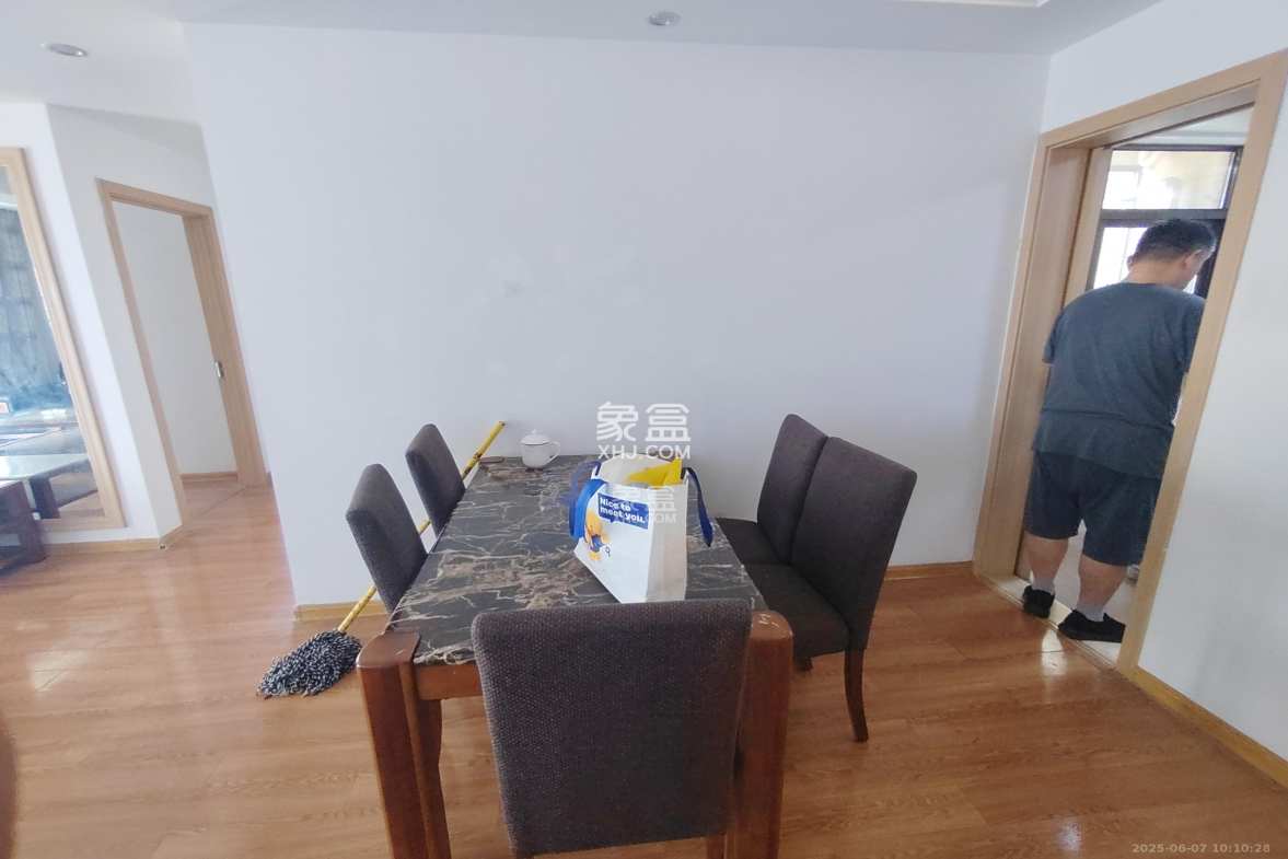 江山帝景哈佛  2室1厅1卫    2000.0元/月 江山帝景哈佛  2室1厅1卫    2000.0元/月室内图