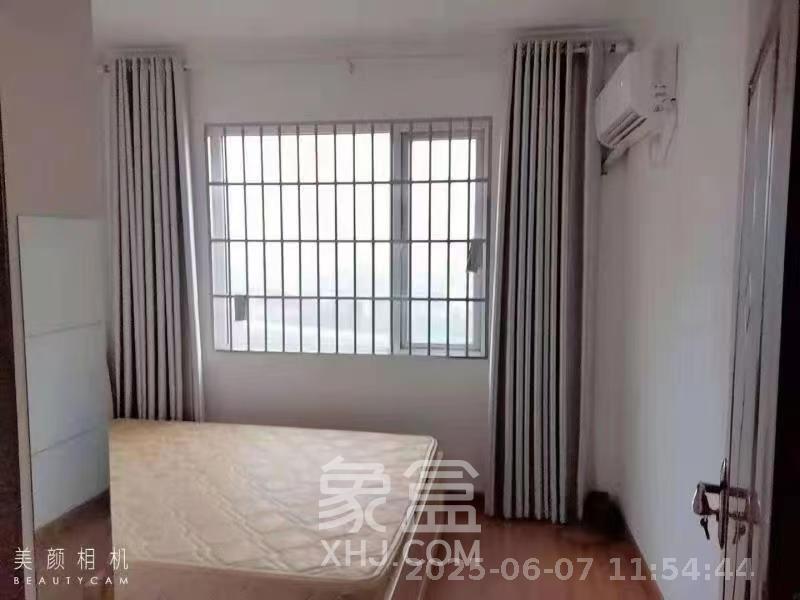 佛奥康桥水岸  3室2厅2卫   1500.00元/月室内图