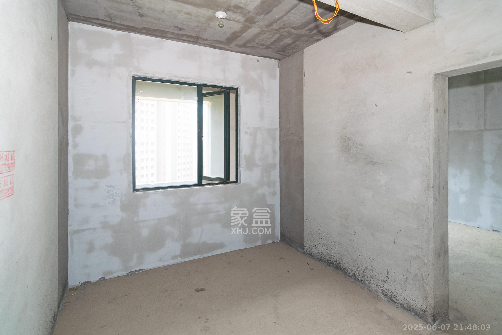 凯尔花缇紫郡 4室2厅2卫 72.8万 凯尔花缇紫郡 4室2厅2卫 72.8万卧室