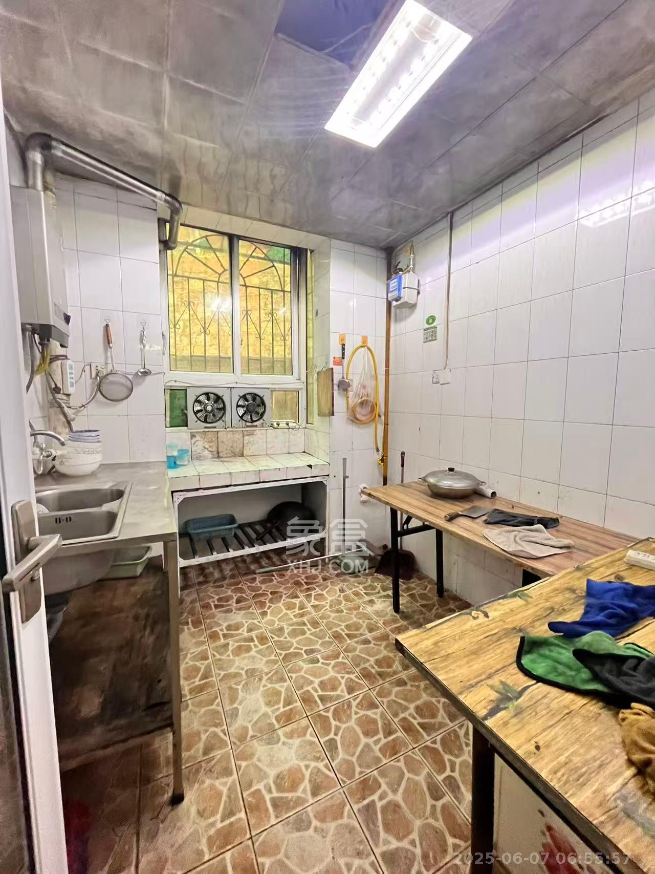 景芳苑  3室1厅1卫   1500.00元/月室内图
