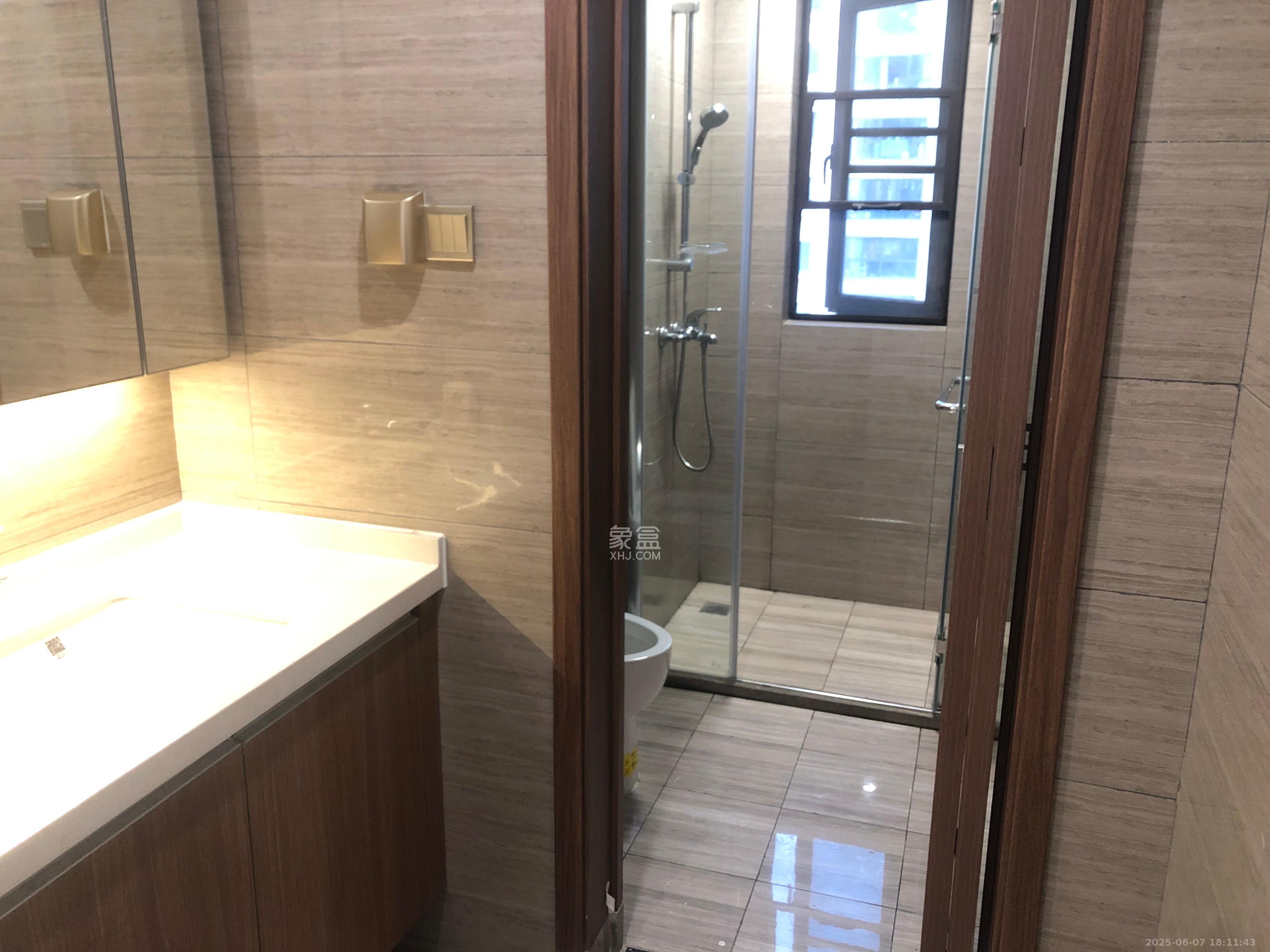 阳光城尚东湾蓝莓苑 4室2厅2卫 3800.0元/月 阳光城尚东湾蓝莓苑 4室2厅2卫 3800.0元/月室内图