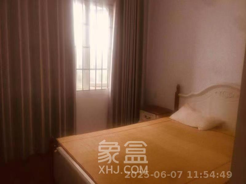 佛奥康桥水岸  3室2厅2卫   1500.00元/月室内图
