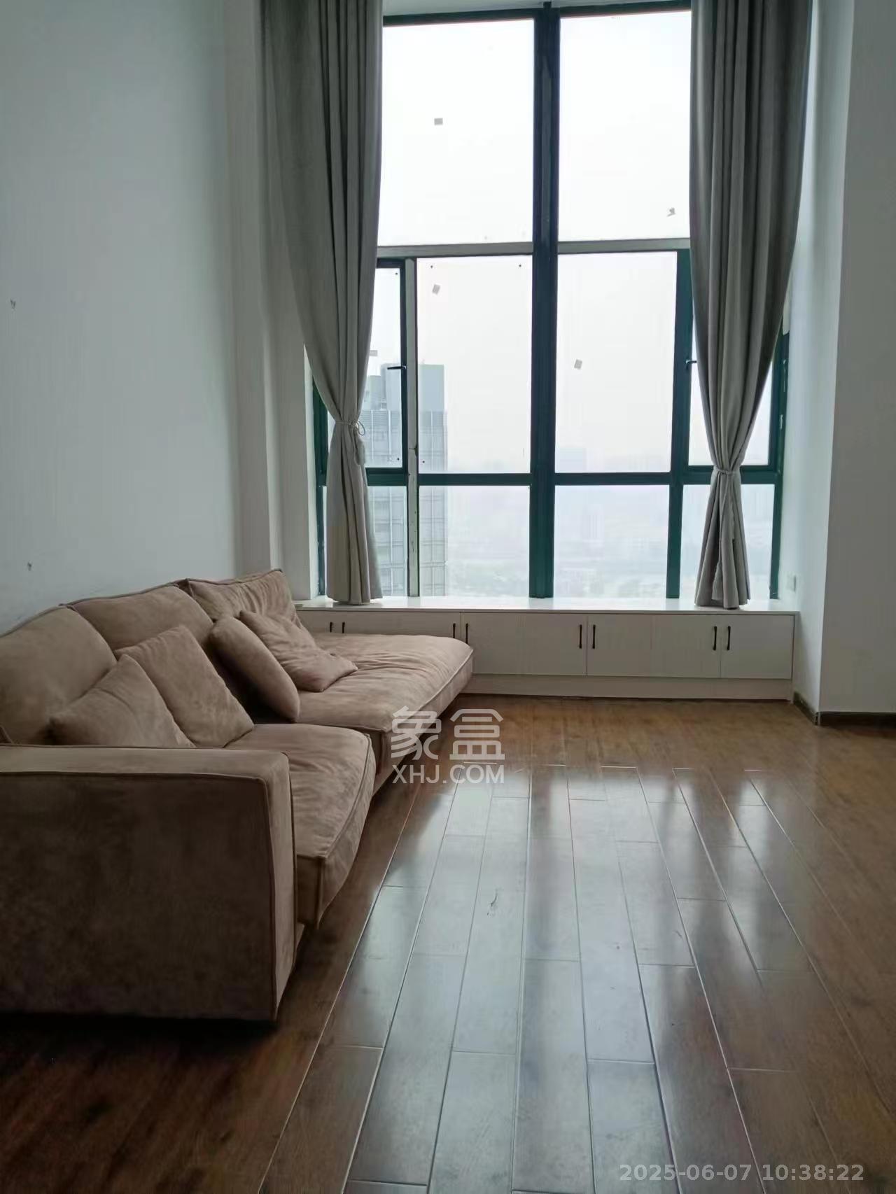洋湖时代  1室1厅1卫   1400.00元/月室内图