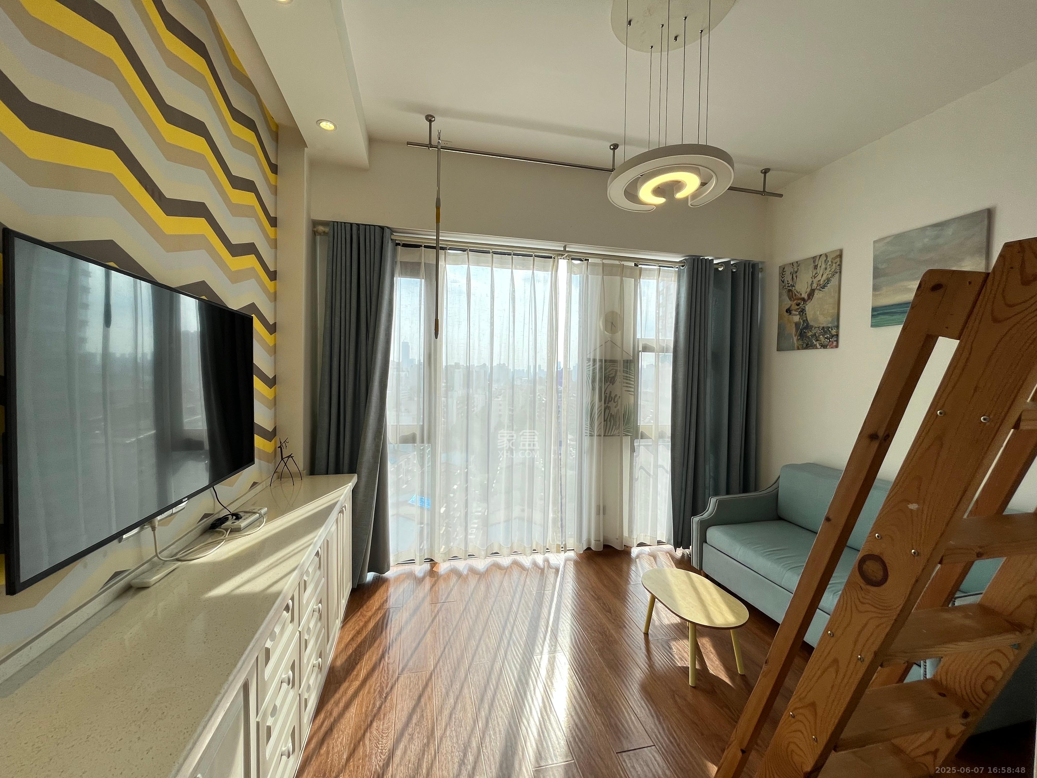 红橡华园(菲莎公馆)  1室1厅1卫    1600.0元/月 红橡华园(菲莎公馆)  1室1厅1卫    1600.0元/月室内图