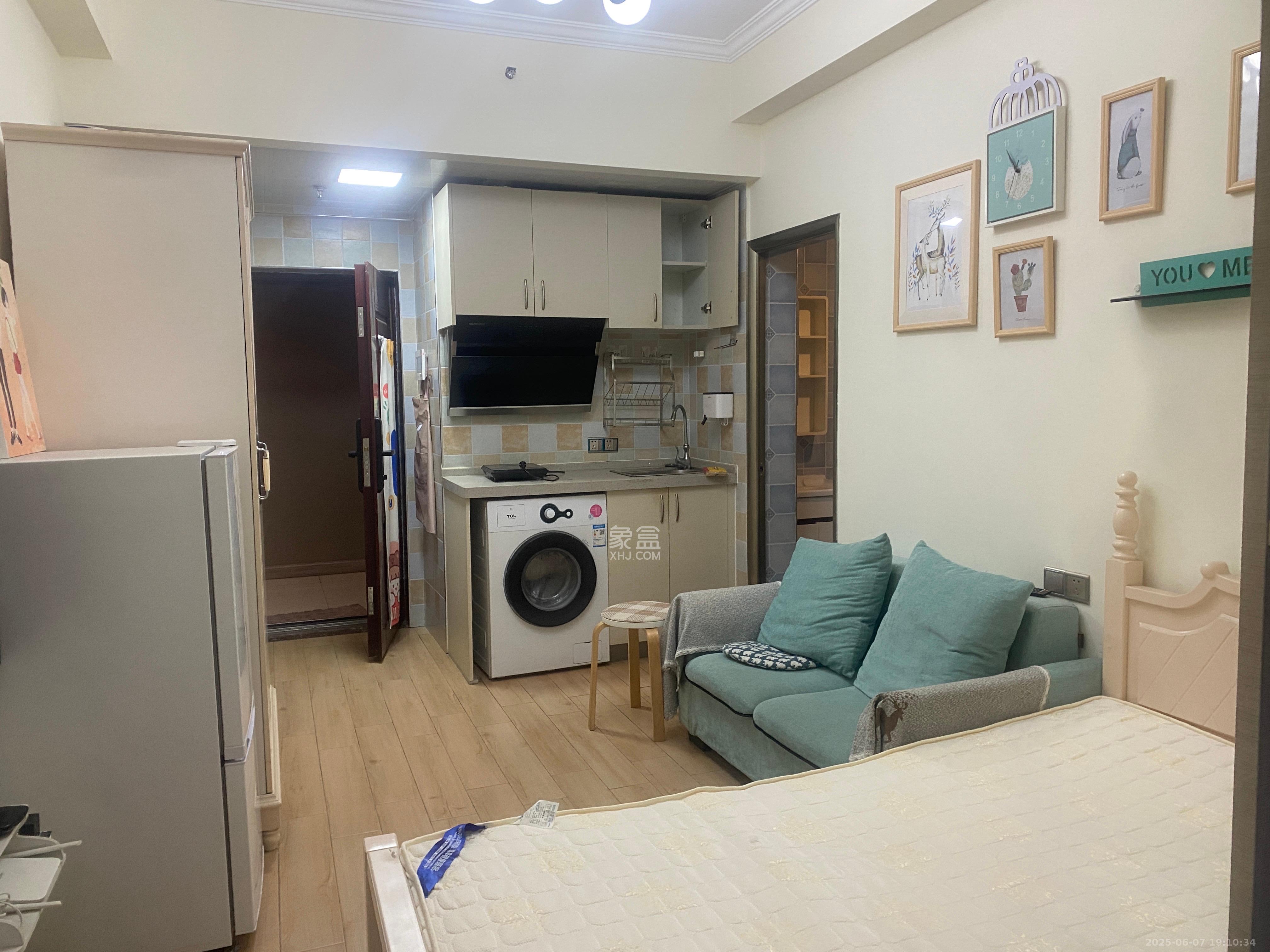蓝光雍锦阁  1室0厅0卫    1700.0元/月室内图