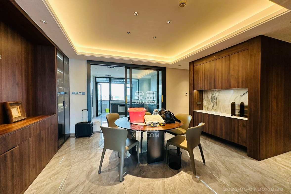 达美溪湖湾 5室2厅2卫 13000.0元/月 达美溪湖湾 5室2厅2卫 13000.0元/月室内图