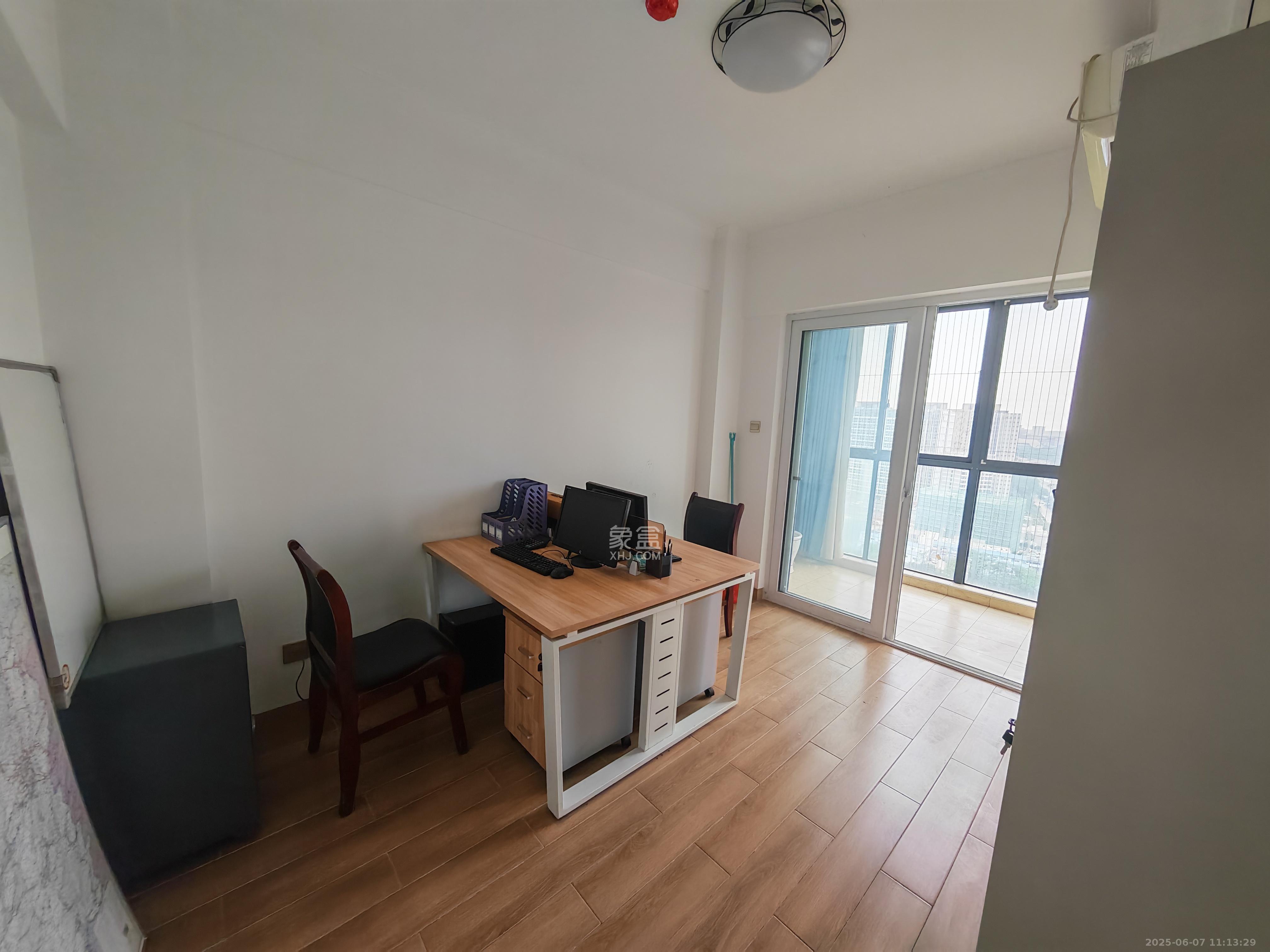 丰园城(鄱阳小区二期) 2室1厅1卫 2200.0元/月 丰园城(鄱阳小区二期) 2室1厅1卫 2200.0元/月室内图