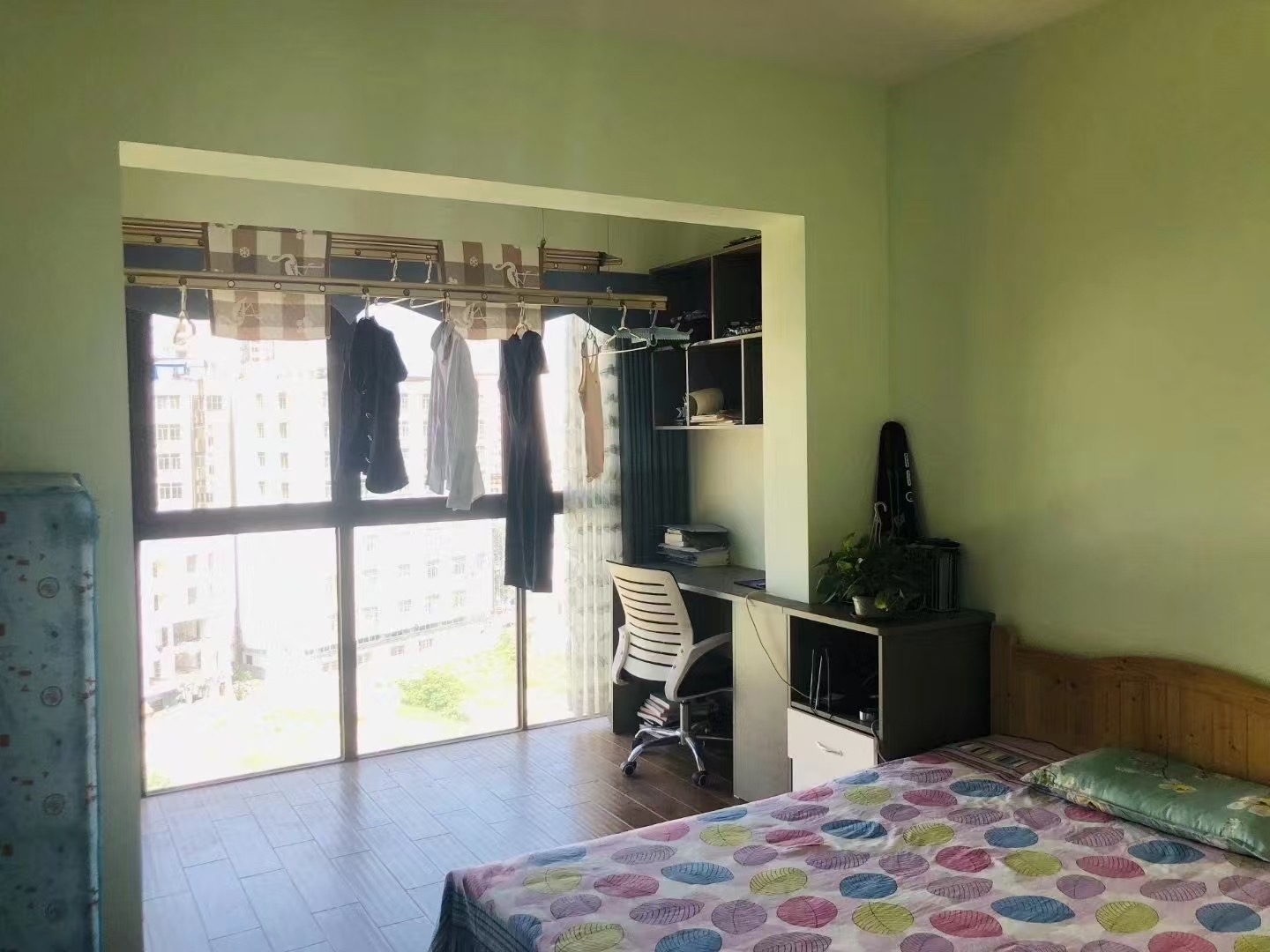 国和苑 3室2厅1卫 235.0万 国和苑 3室2厅1卫 235.0万客厅