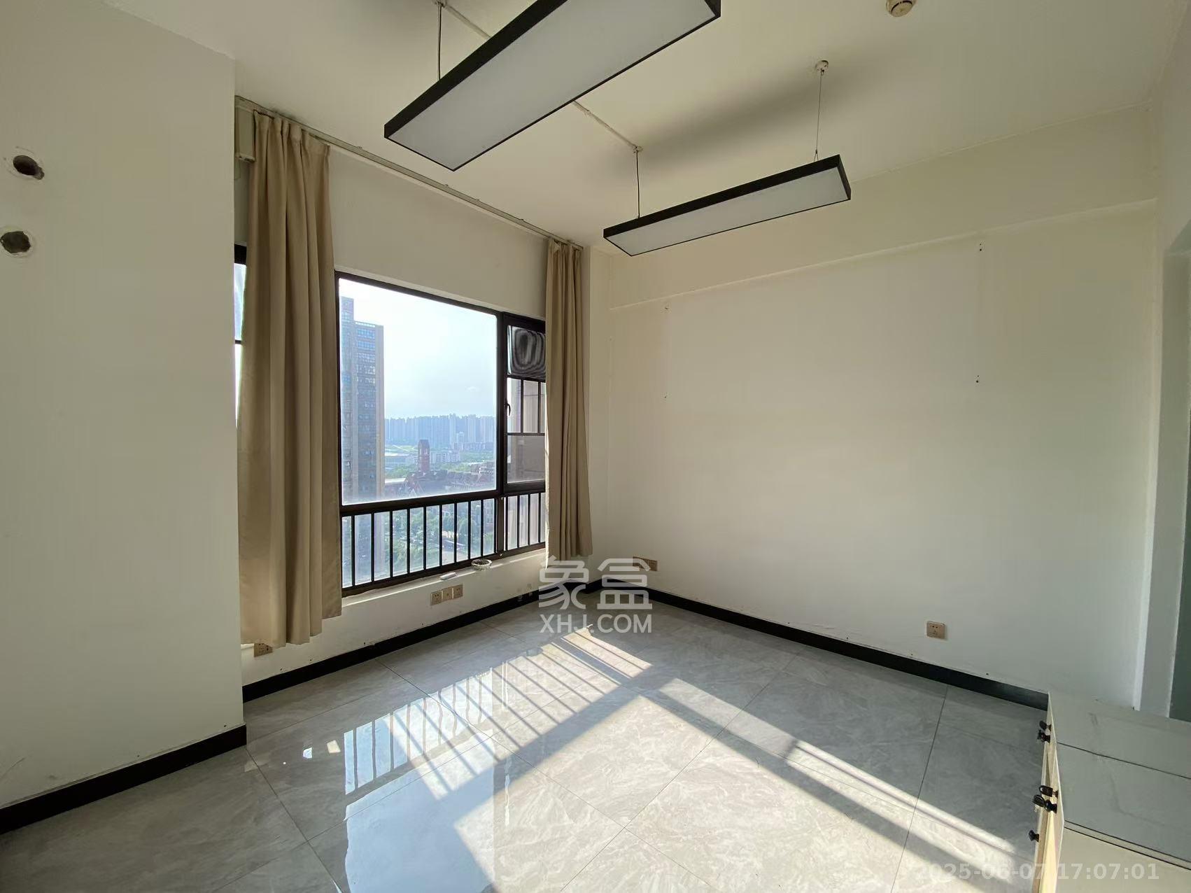 合能洋湖公馆   130.62㎡      6000.0元/月室内图