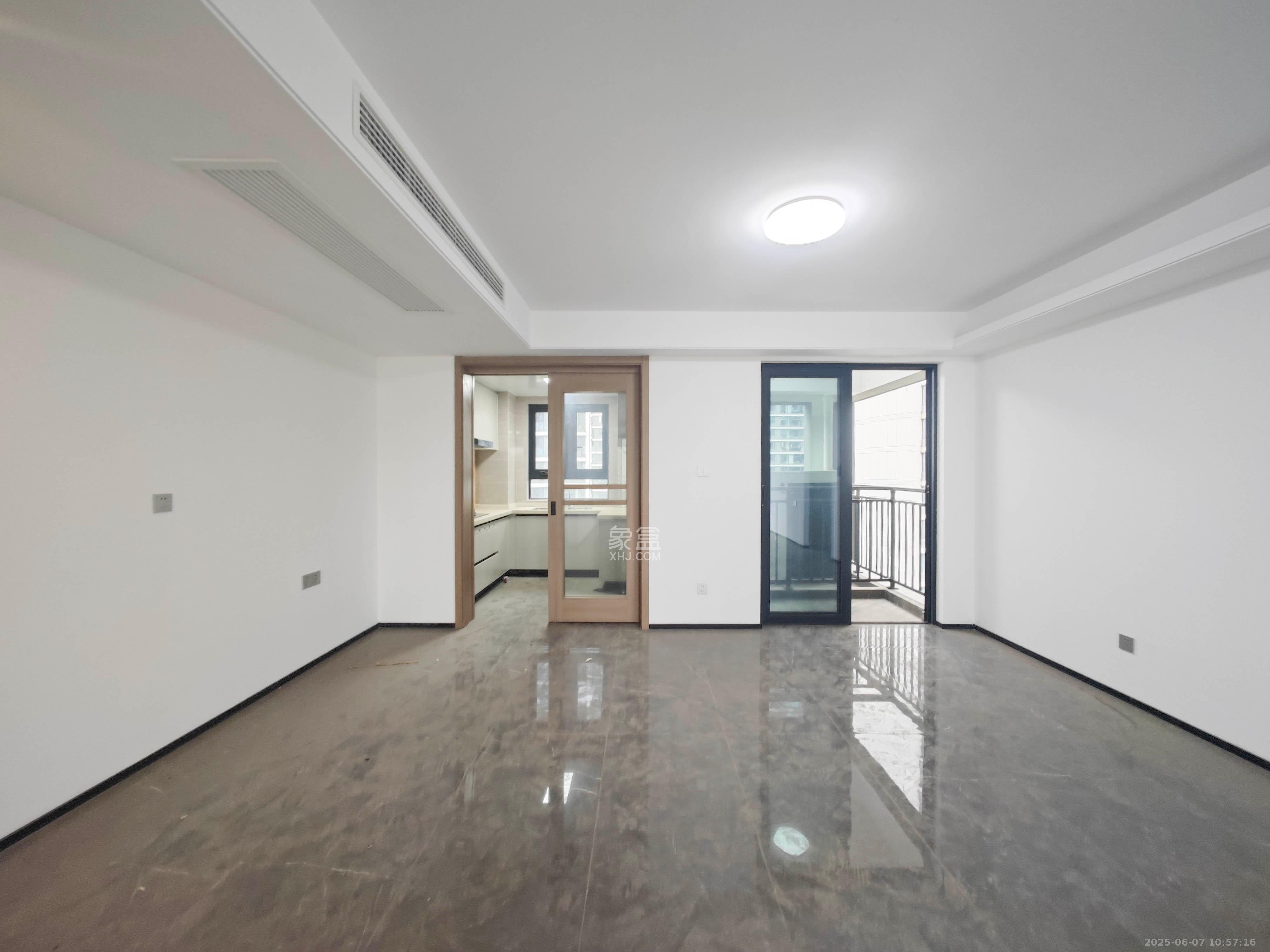 中海星樾府  4室2厅2卫    210.0万其他