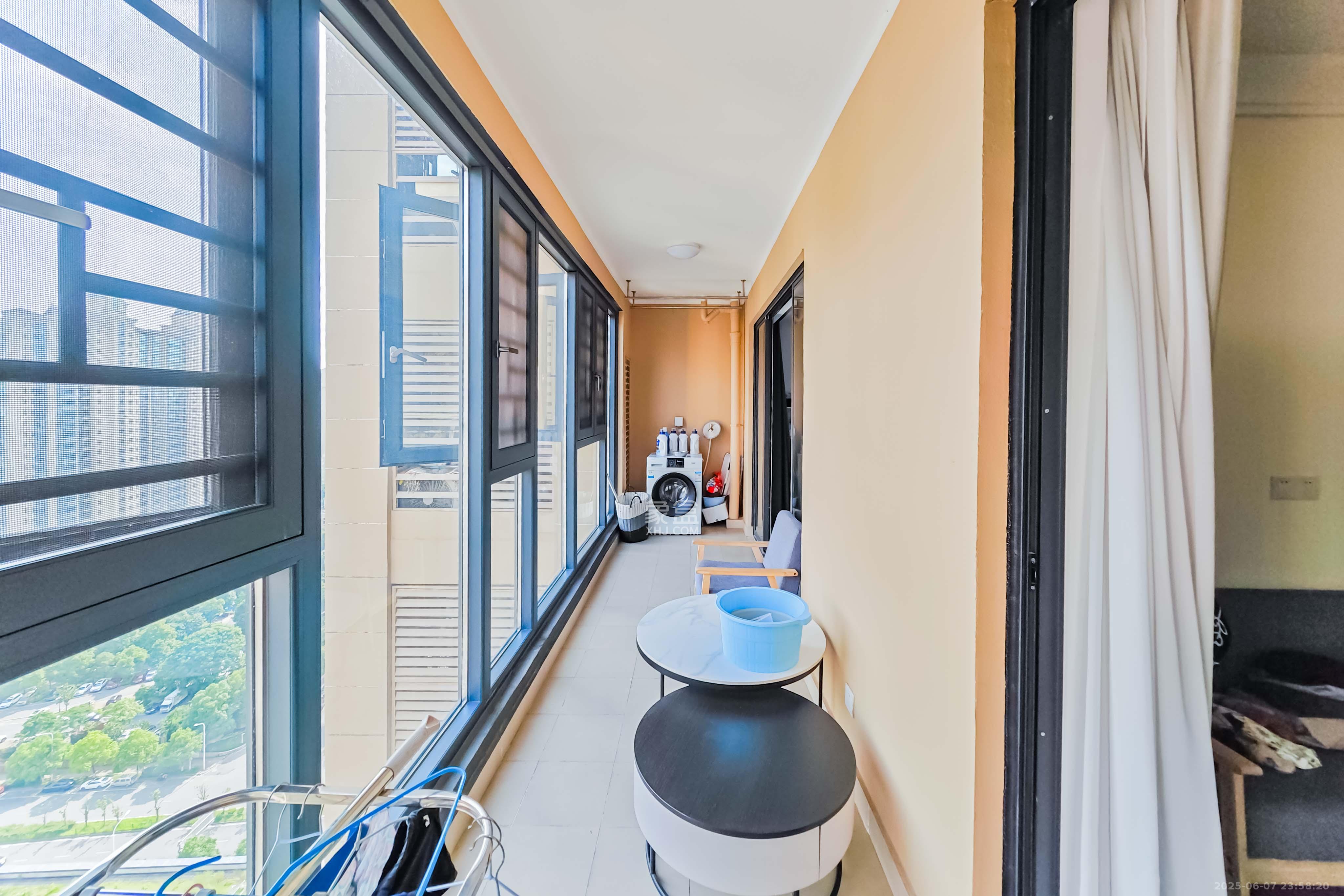 长沙高铁吾悦广场 3室2厅2卫 147.0万 长沙高铁吾悦广场 3室2厅2卫 147.0万阳台