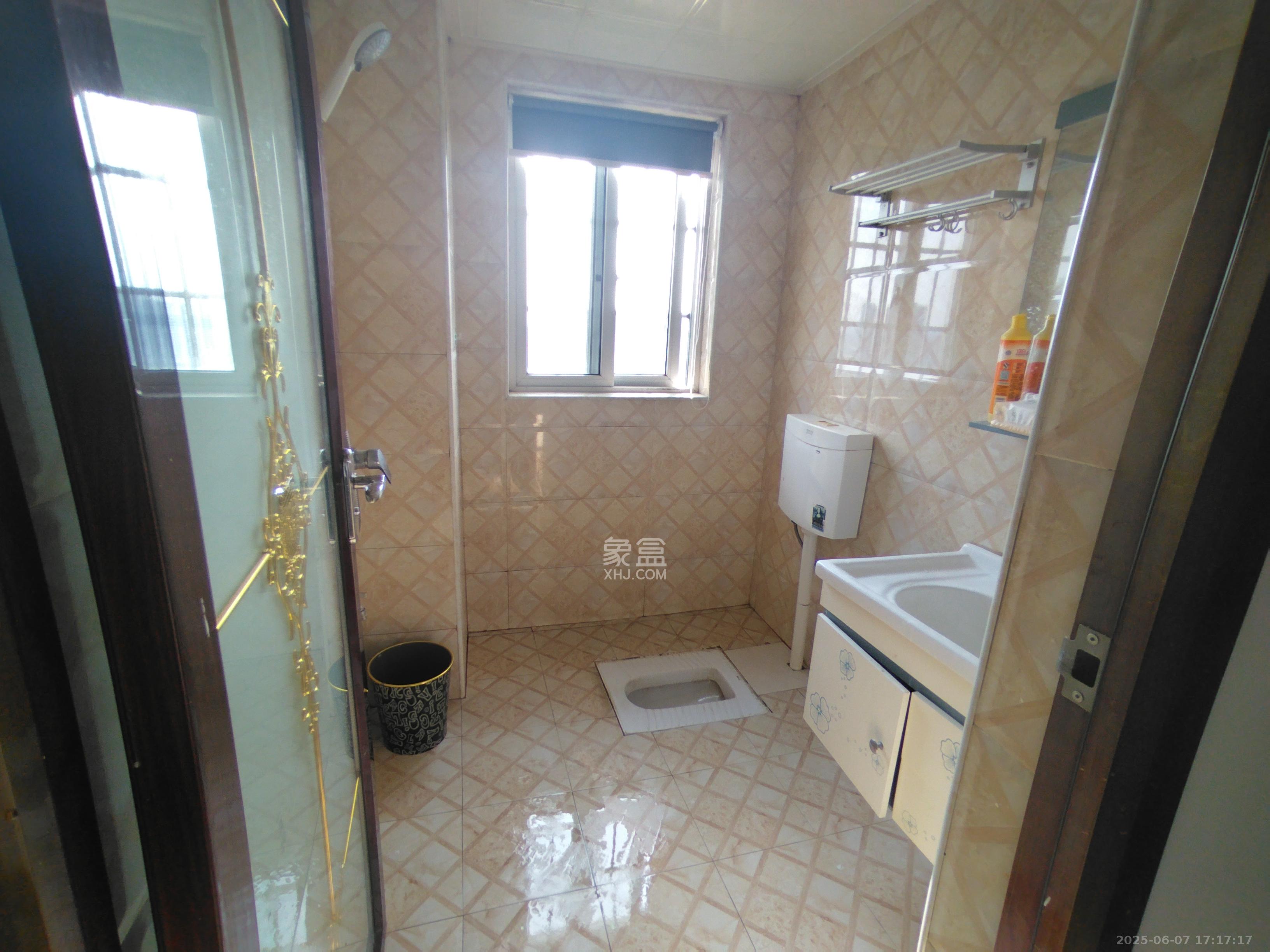 嘉顺苑 2室2厅1卫 2300.0元/月 嘉顺苑 2室2厅1卫 2300.0元/月室内图