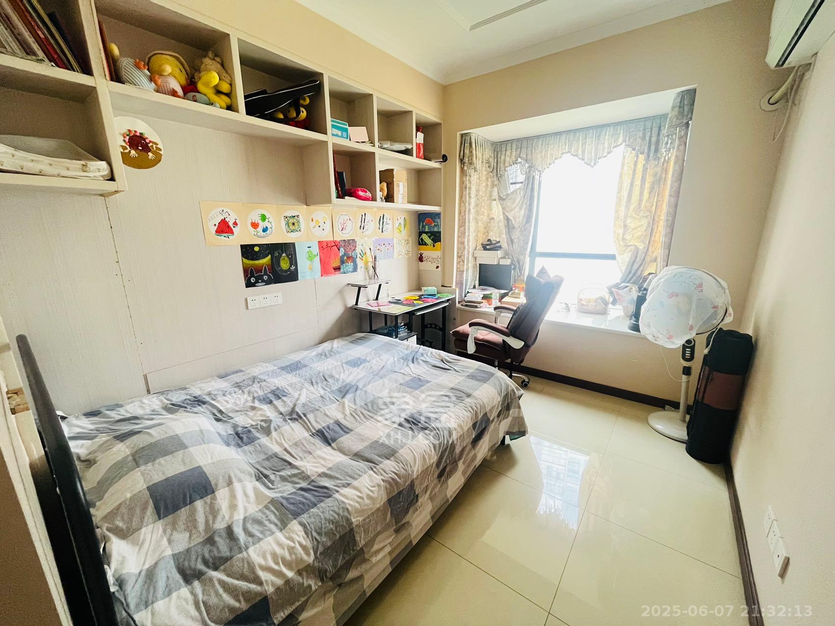 九华新城  4室2厅2卫    85.0万 九华新城  4室2厅2卫    85.0万客厅