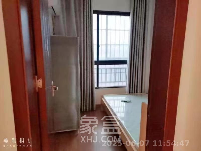 佛奥康桥水岸  3室2厅2卫   1500.00元/月室内图